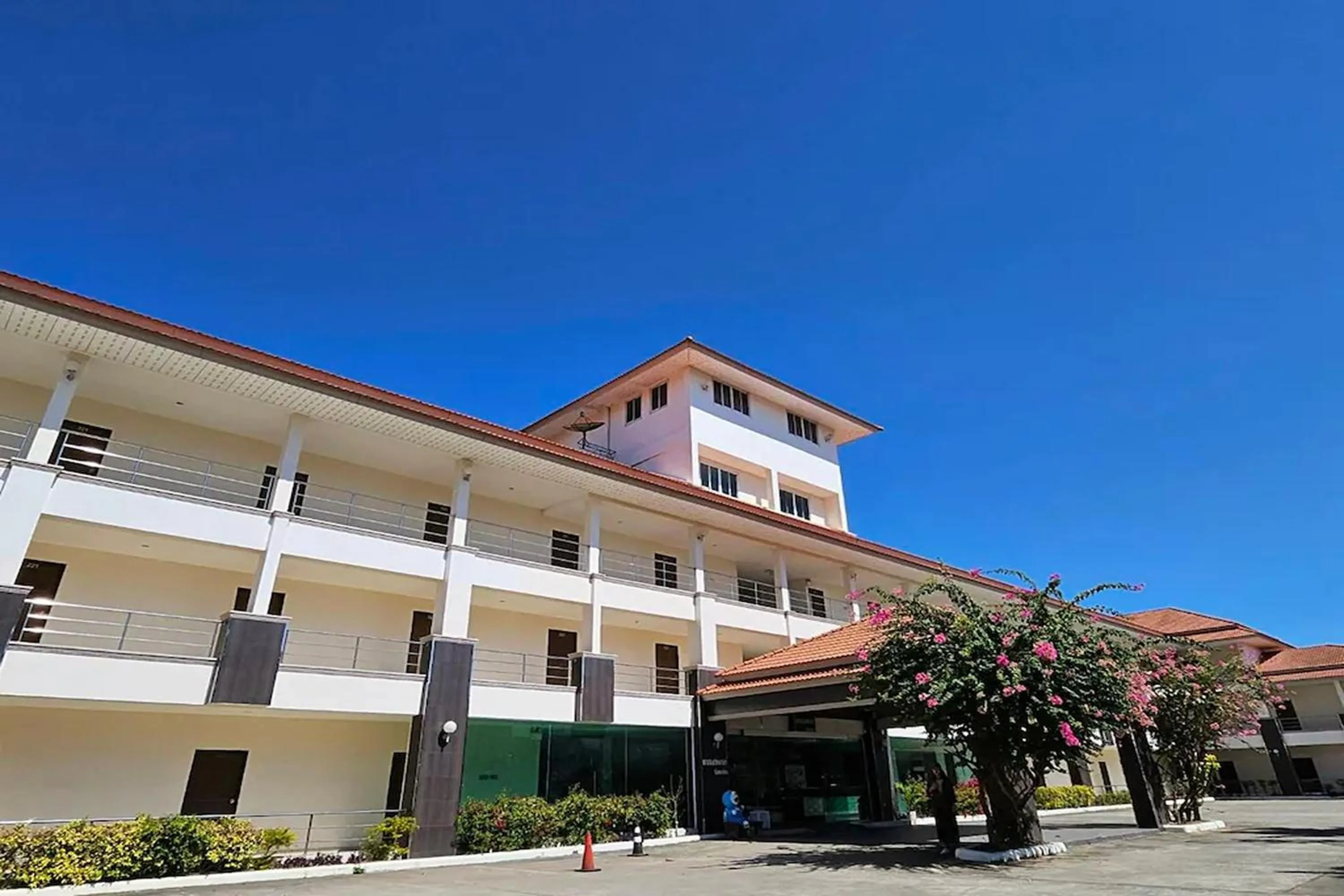 Property building in Grand Place Resort