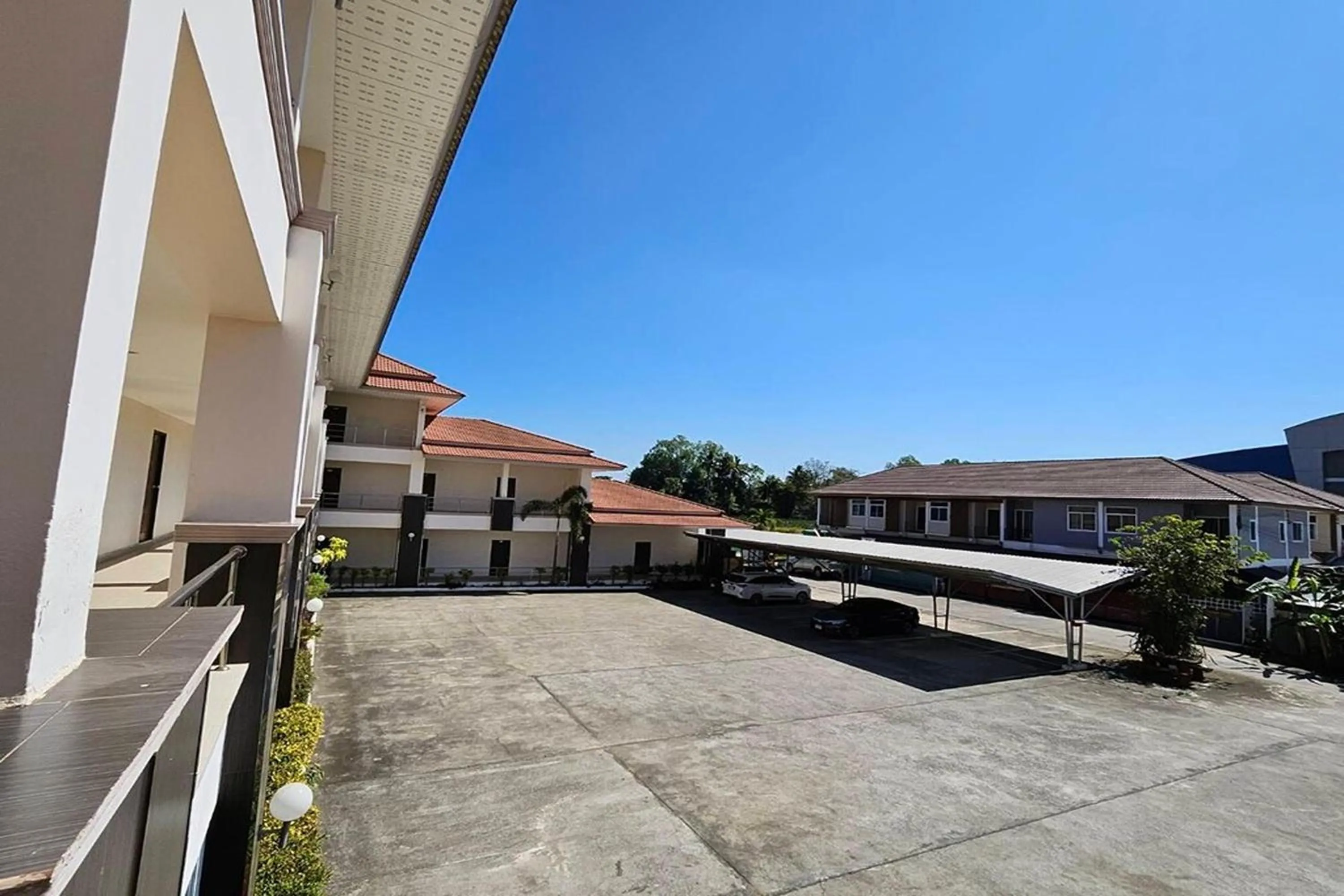 Property building in Grand Place Resort