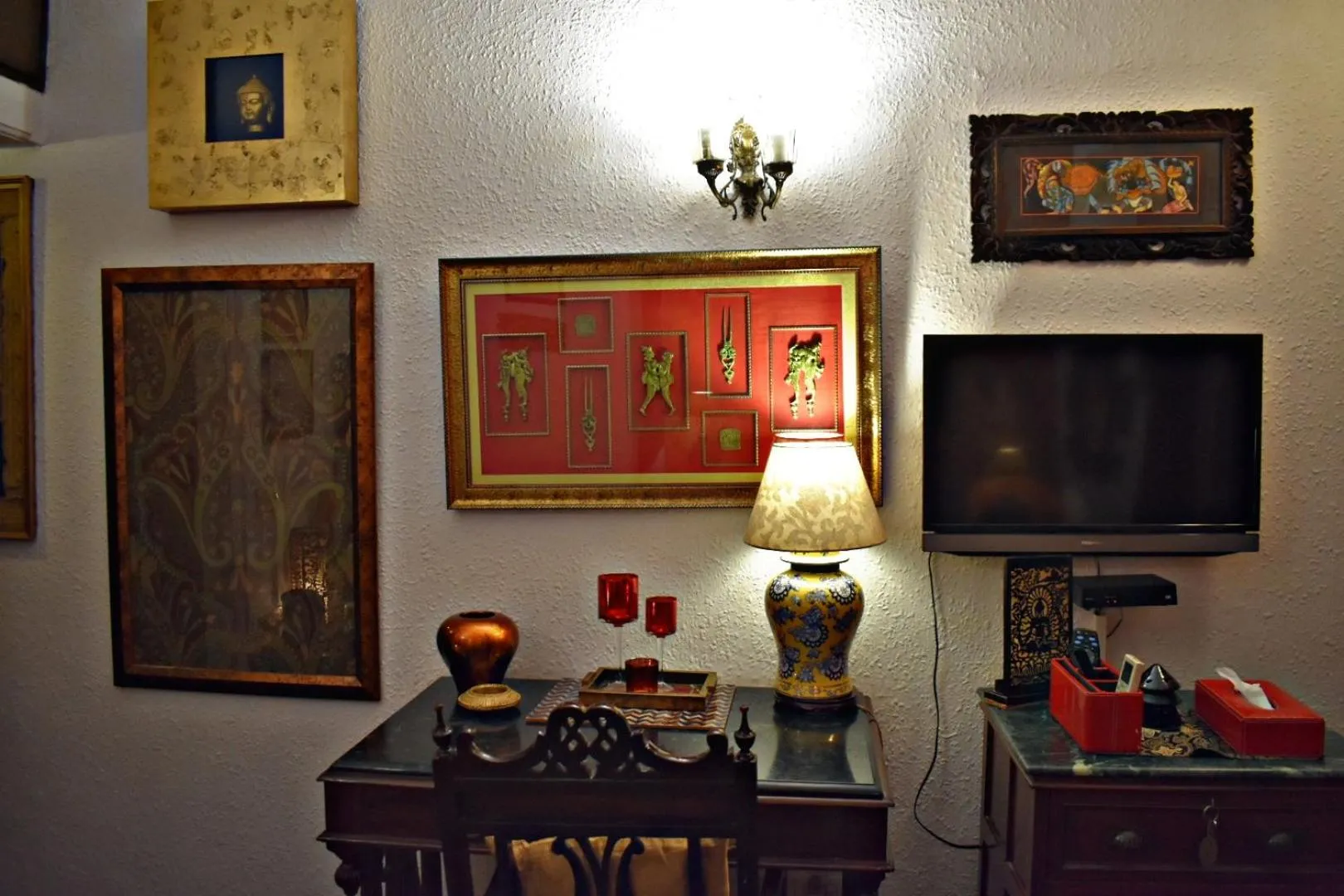 TV and multimedia in On The House - Bed and Breakfast