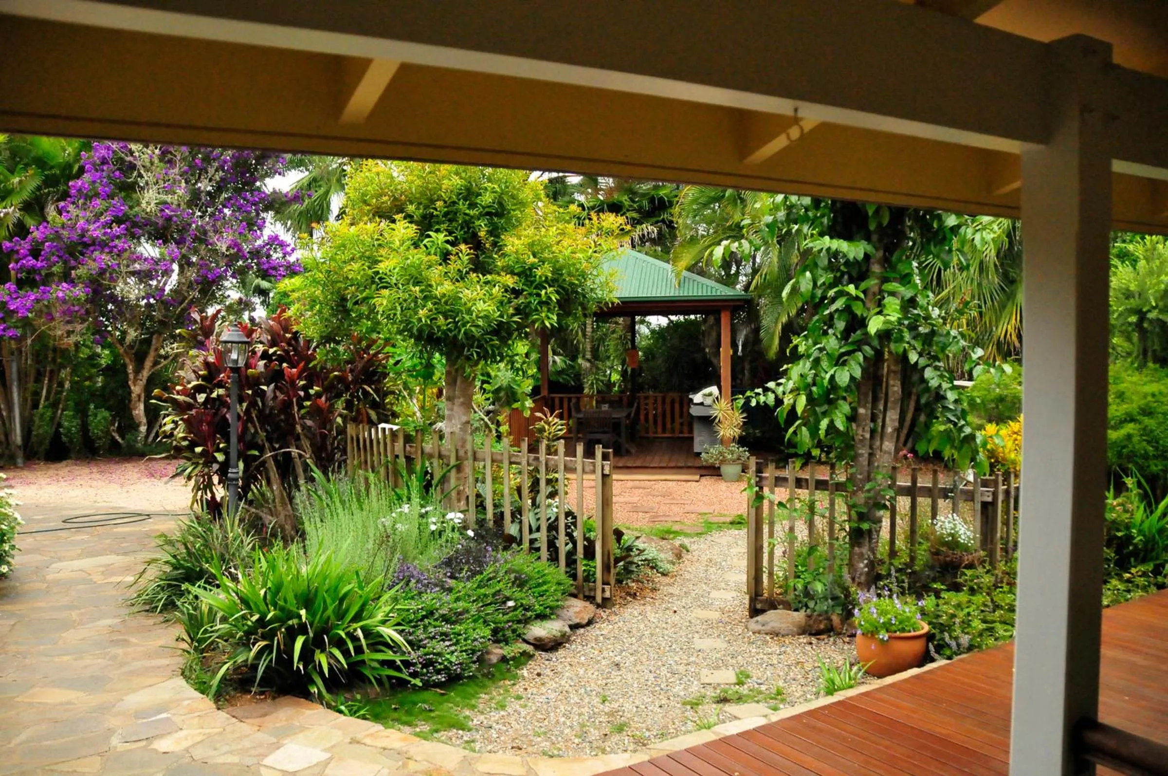 BBQ facilities in Kookaburra Motel Yungaburra