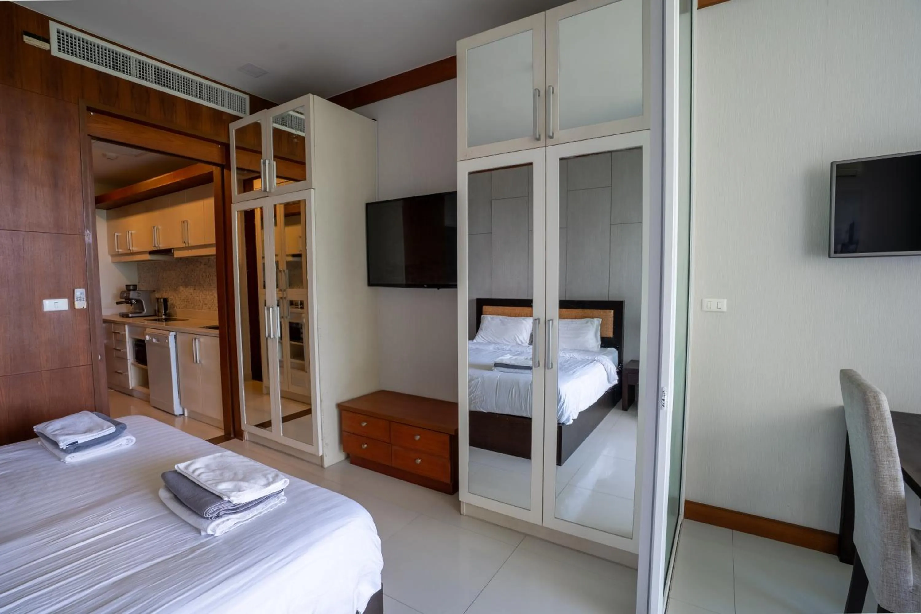 Bed in Q Kata Residence