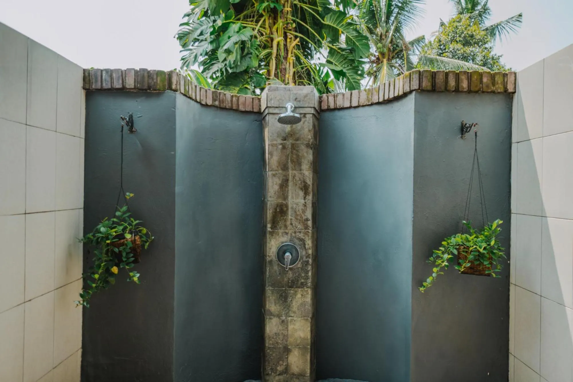 Shower in Rama Phala Resort & Spa