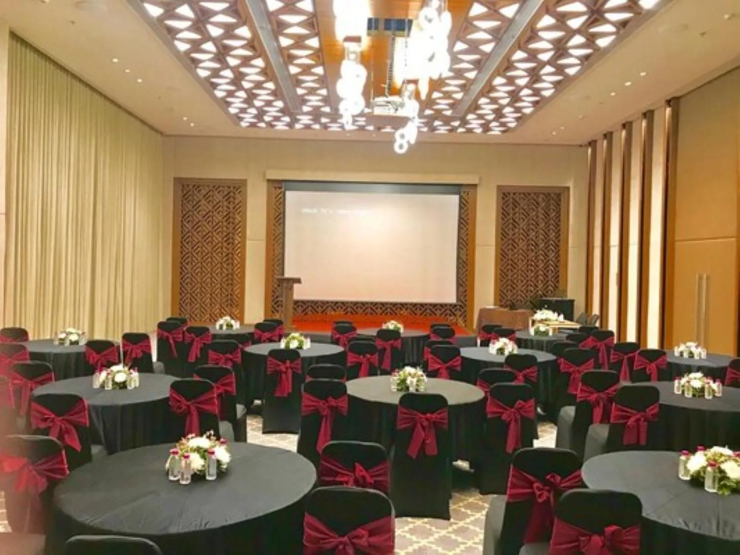 Banquet/Function facilities in Welcomhotel by ITC Hotels, Ashram Road, Ahmedabad