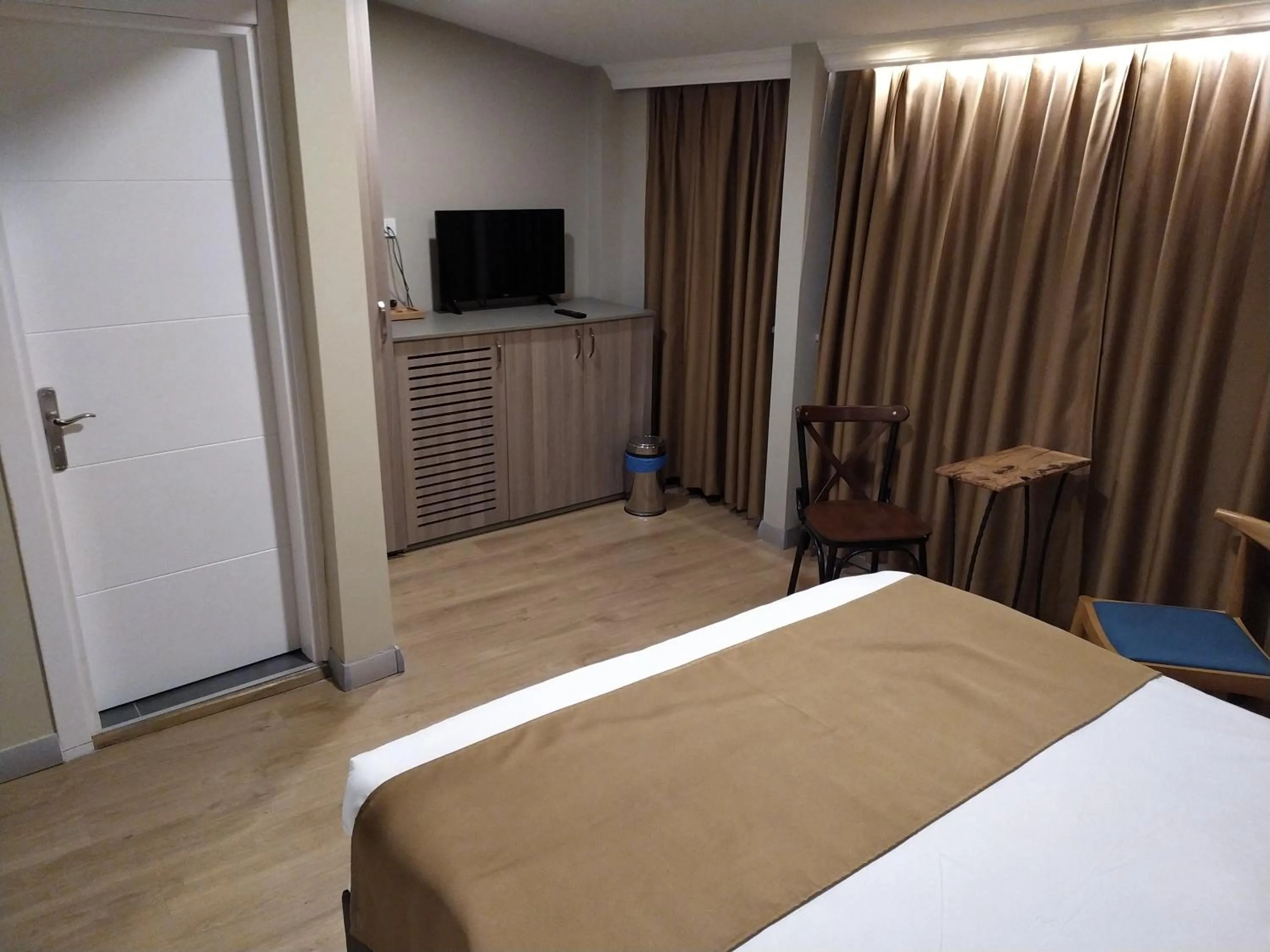 Bedroom in Jakaranda Hotel