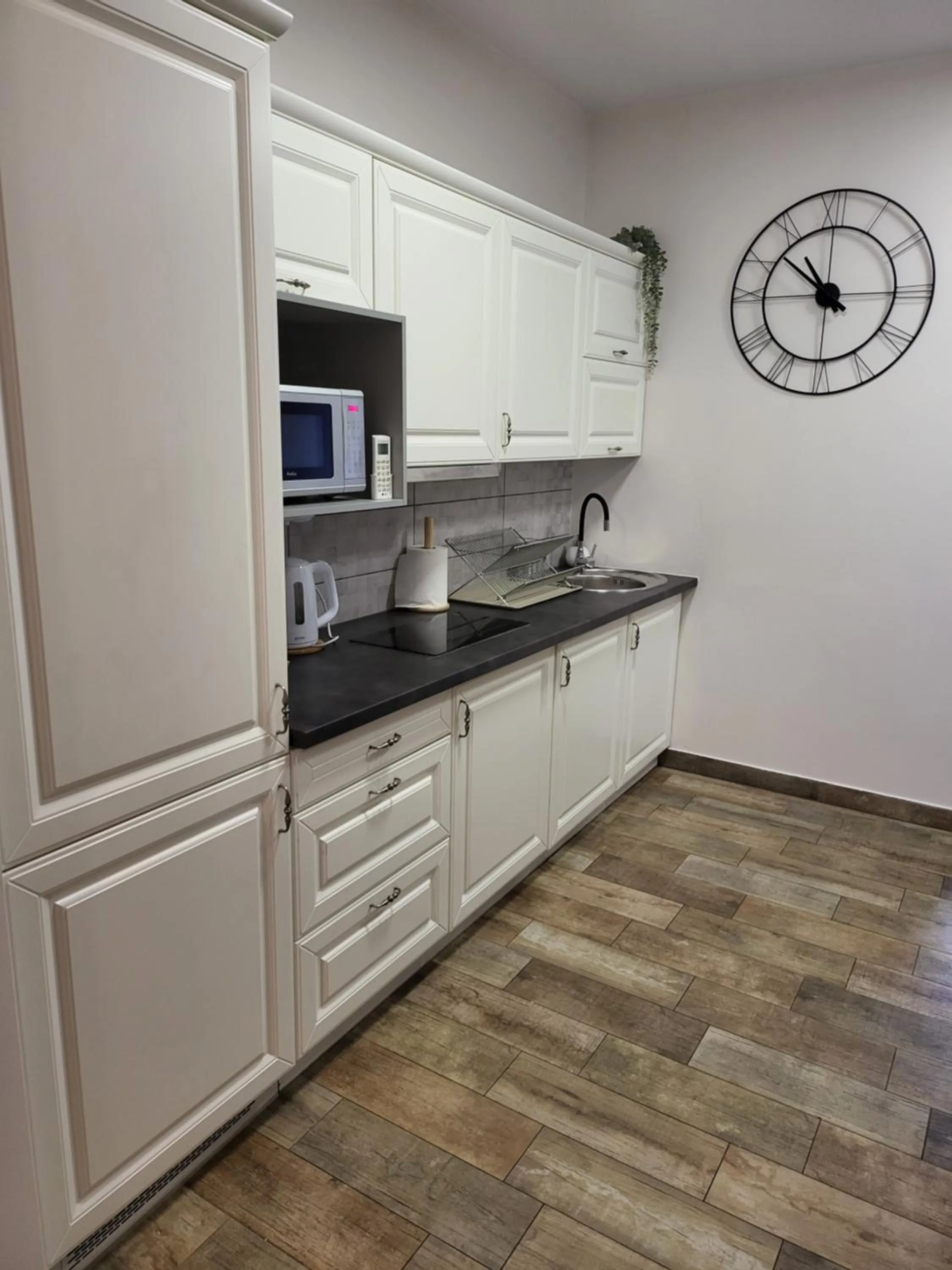 kitchen in Moon Hostel Poznań