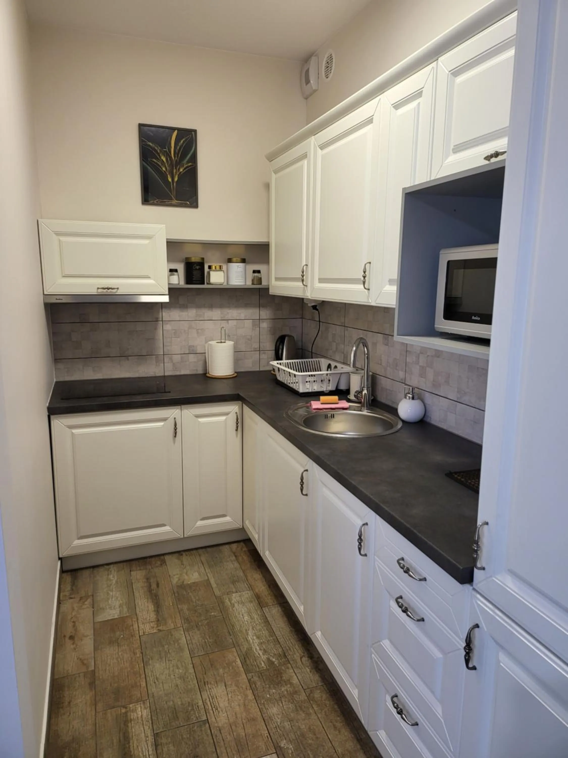 kitchen in Moon Hostel Poznań