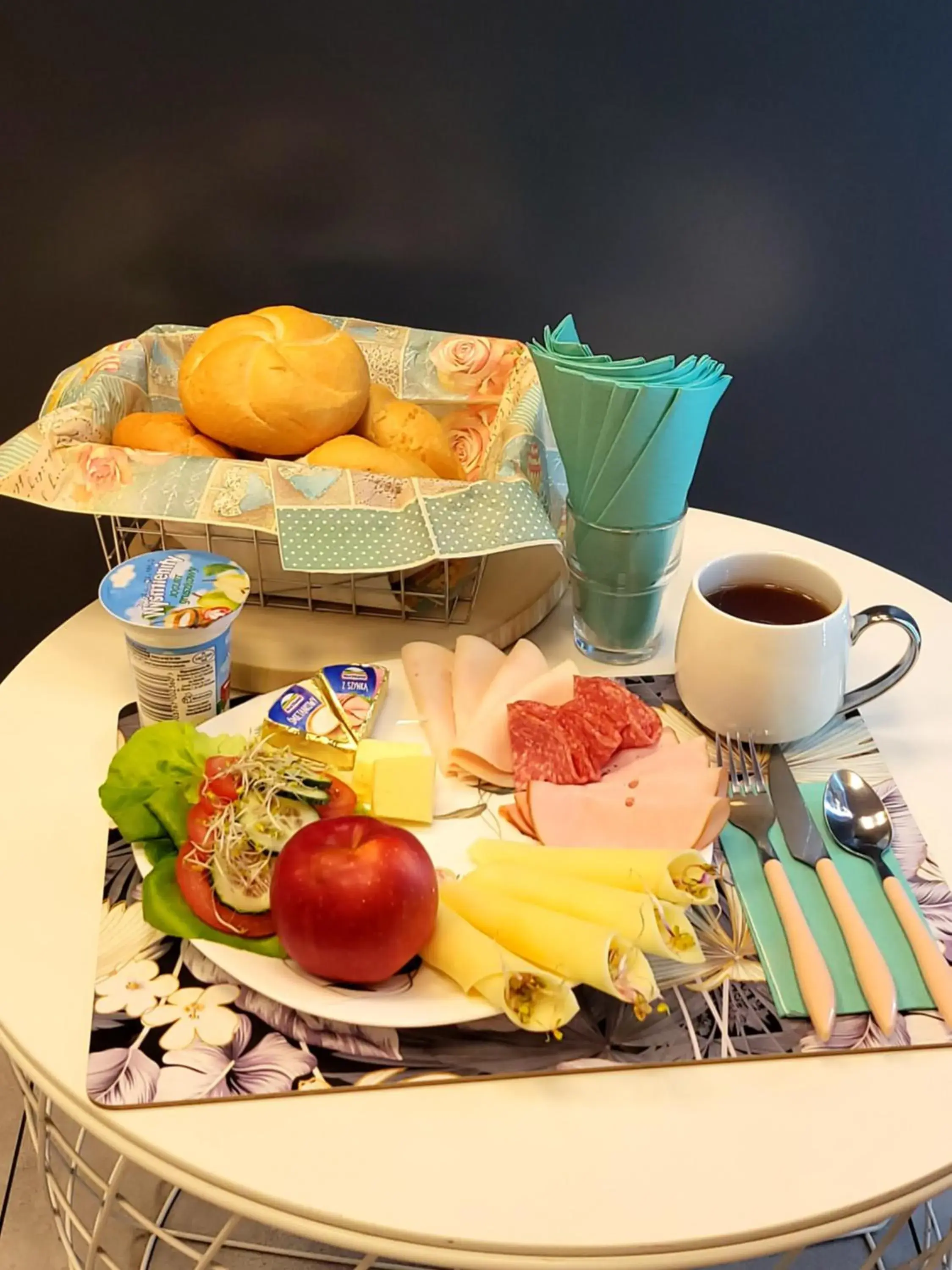 Breakfast in Moon Hostel Poznań Breakfast in Moon Hostel Poznań