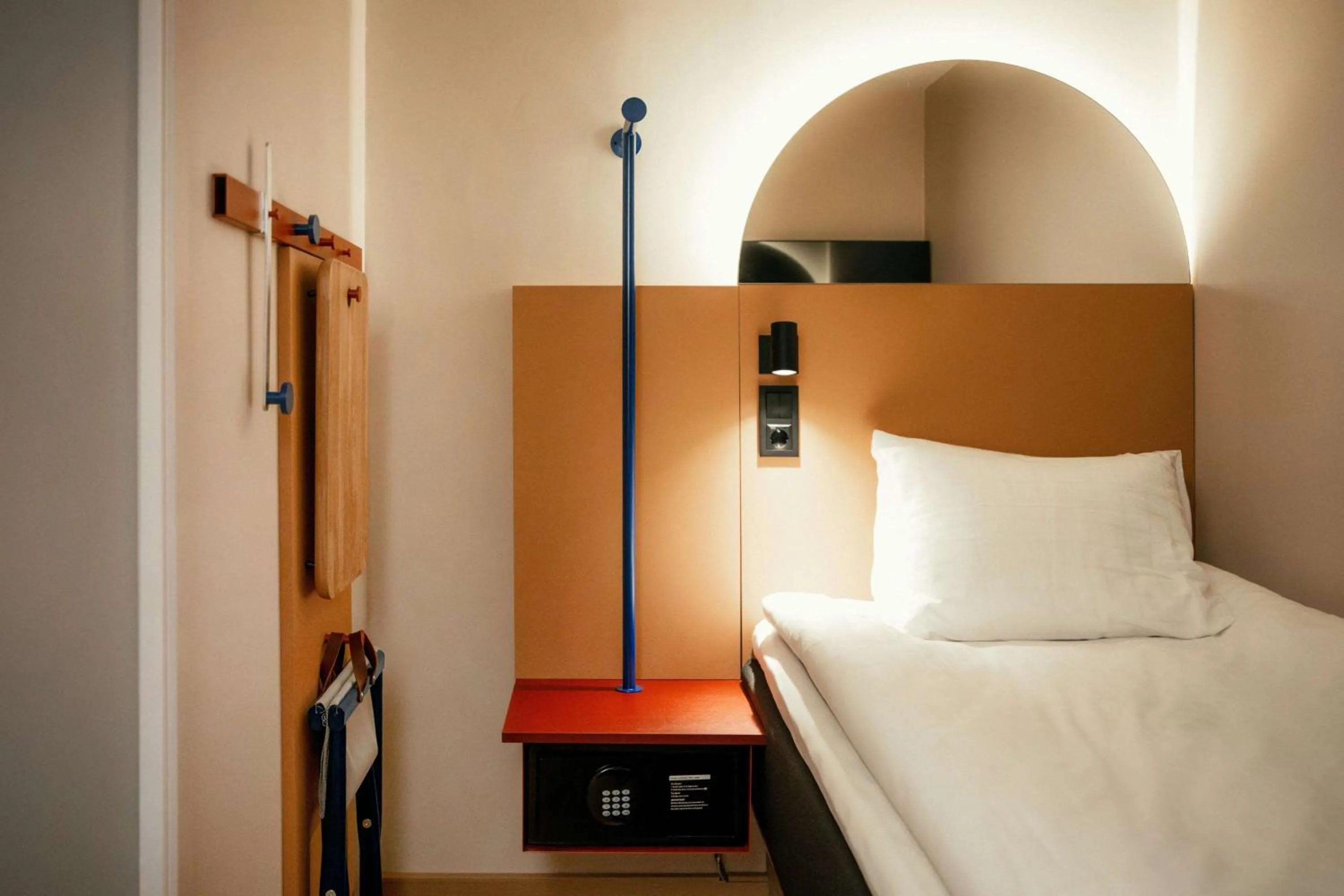 Photo of the whole room, Bed in Scandic Go, Sankt Eriksgatan 20