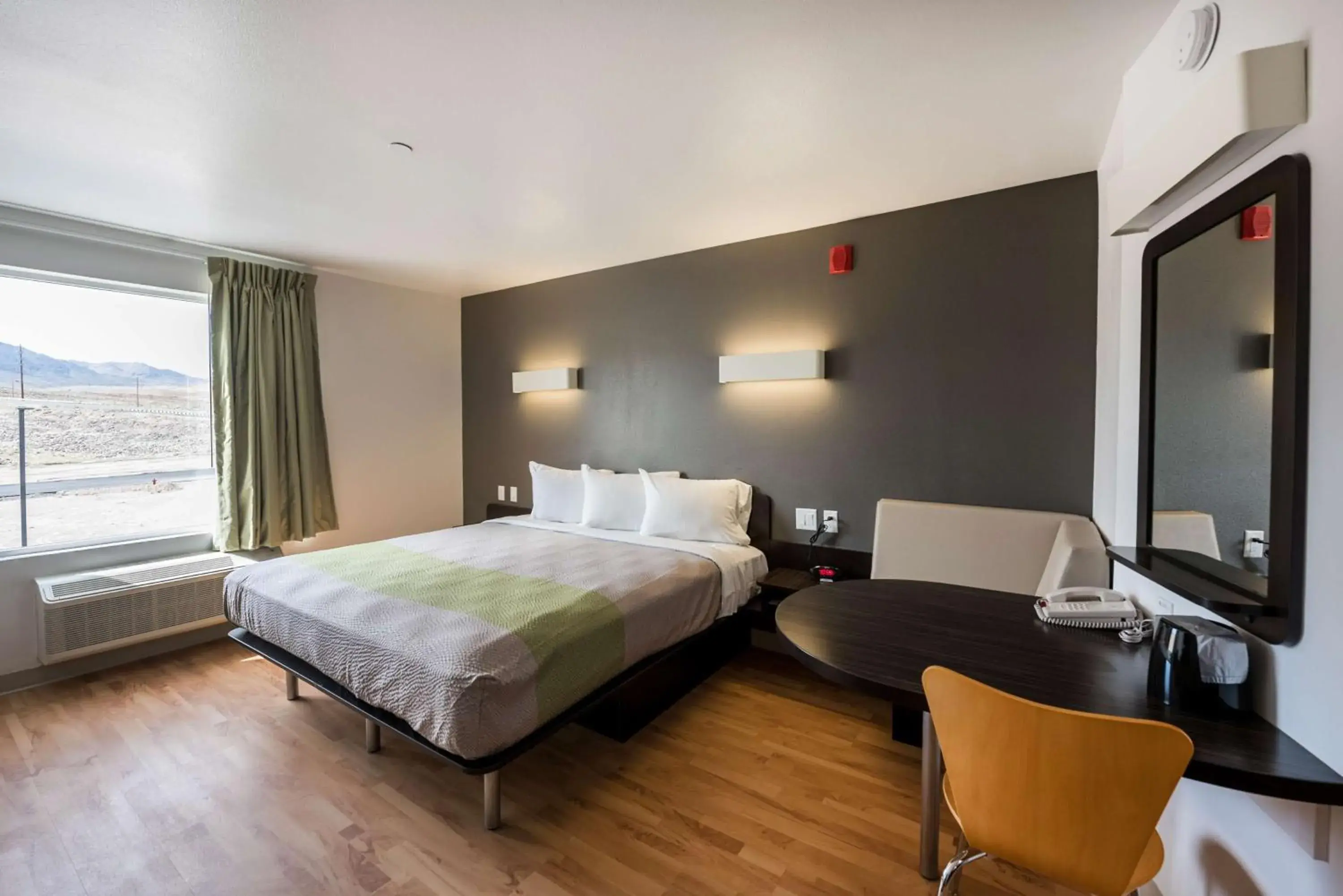 Photo of the whole room, Bed in Studio 6-Mccarran, NV - Sparks - Tahoe - Reno Industrial Center Photo of the whole room, Bed in Studio 6-Mccarran, NV - Sparks - Tahoe - Reno Industrial Center