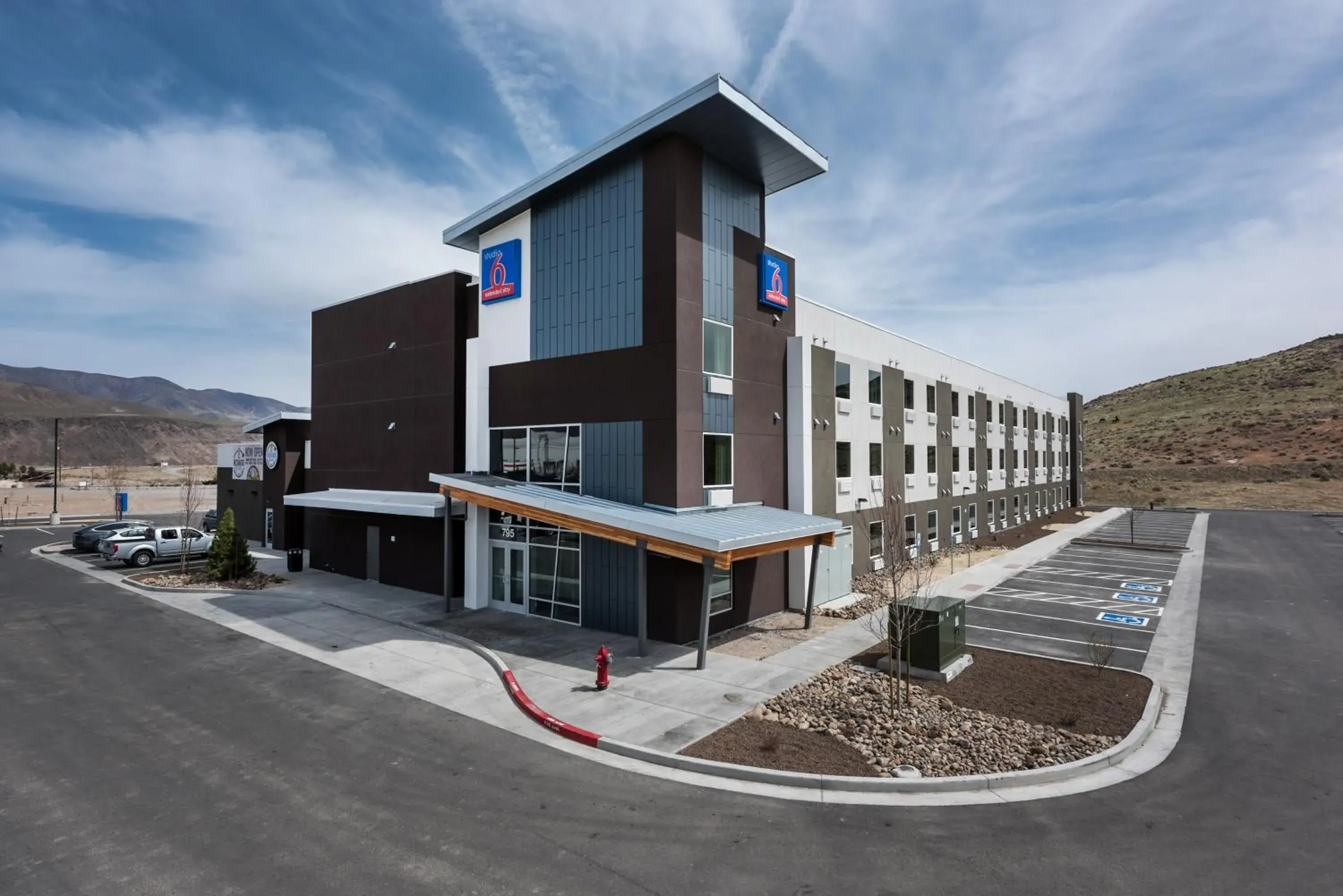 Facade/entrance in Studio 6-Mccarran, NV - Sparks - Tahoe - Reno Industrial Center Facade/entrance in Studio 6-Mccarran, NV - Sparks - Tahoe - Reno Industrial Center