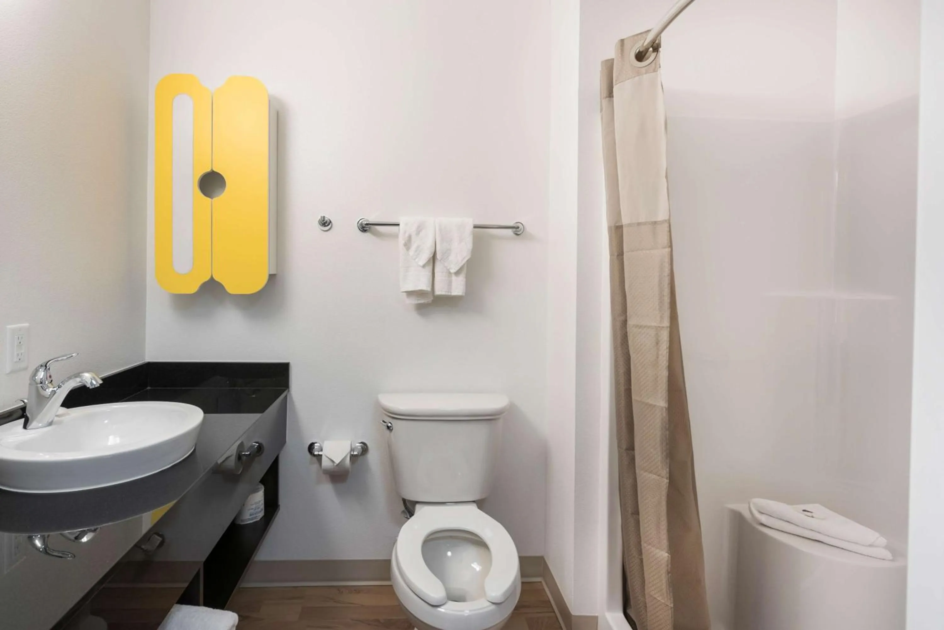 Toilet in Studio 6-Mccarran, NV - Sparks - Tahoe - Reno Industrial Center