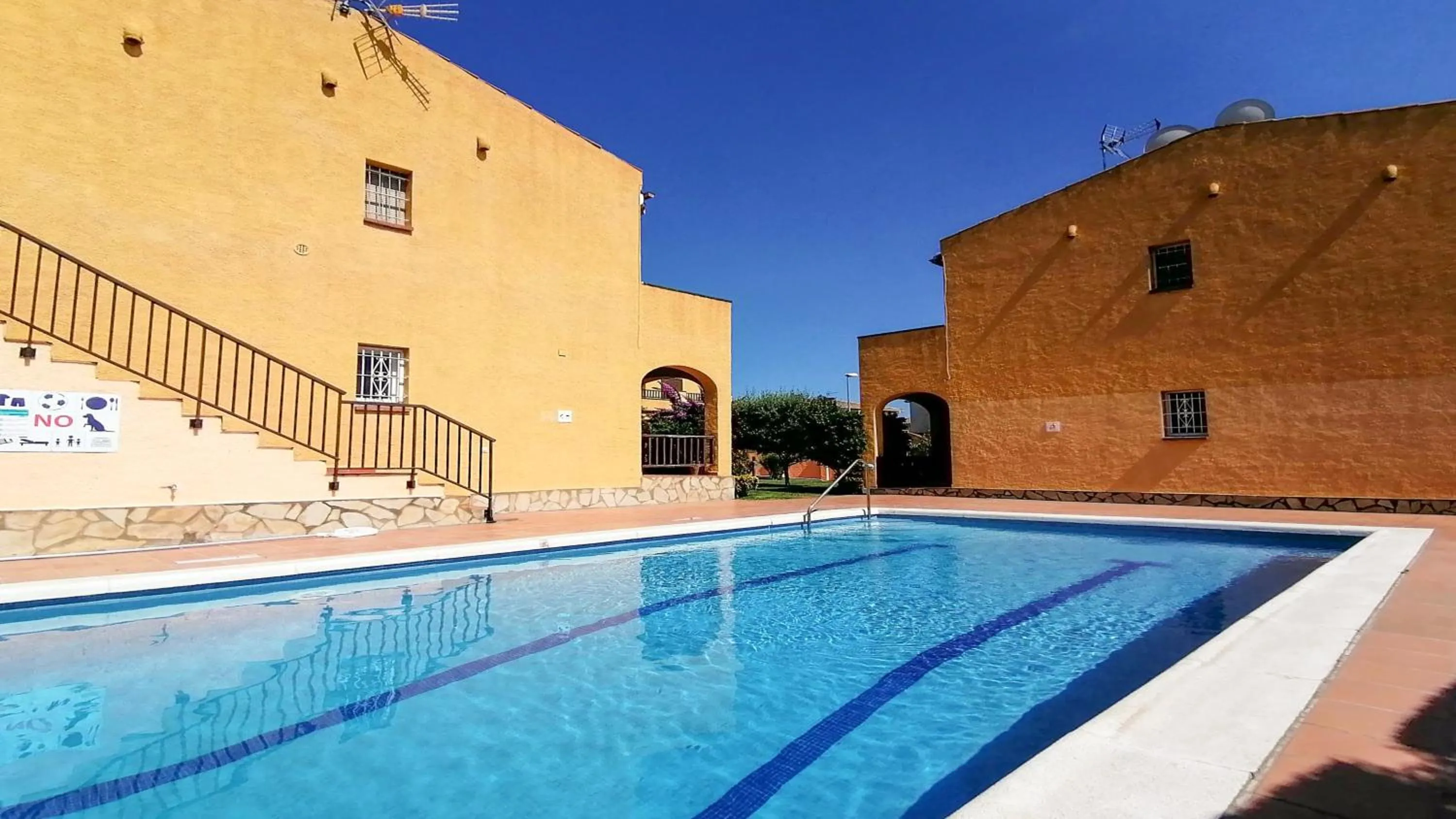 VACAY Apartamento Ibiza, piscina y relax! en la Costa brava, L'Escala!