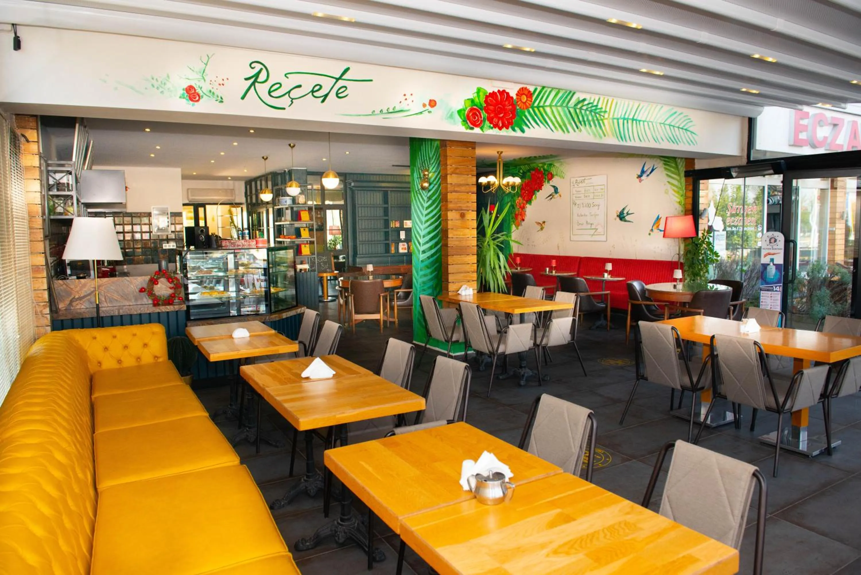 Restaurant/places to eat in Hotel Simsek