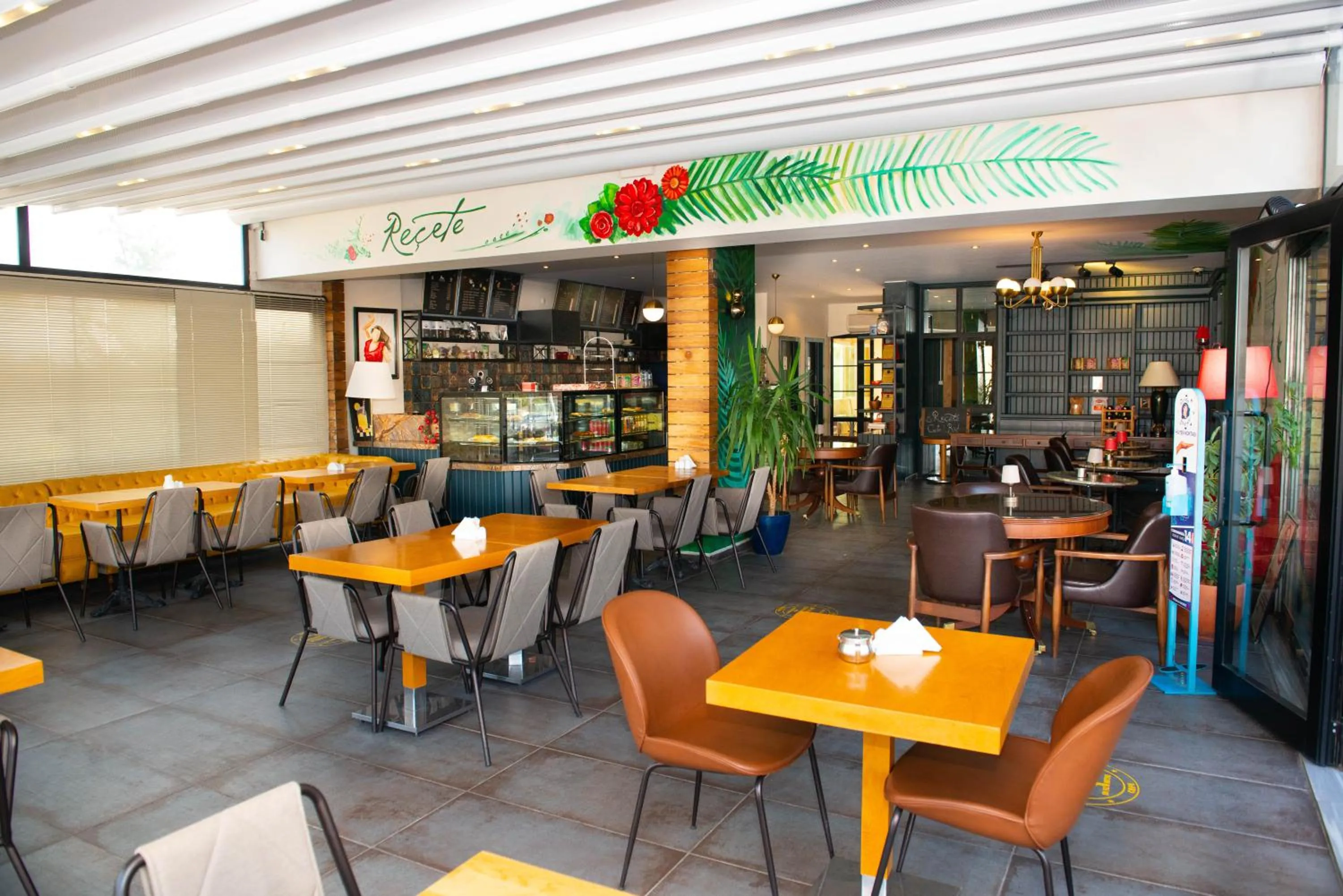 Restaurant/places to eat in Hotel Simsek