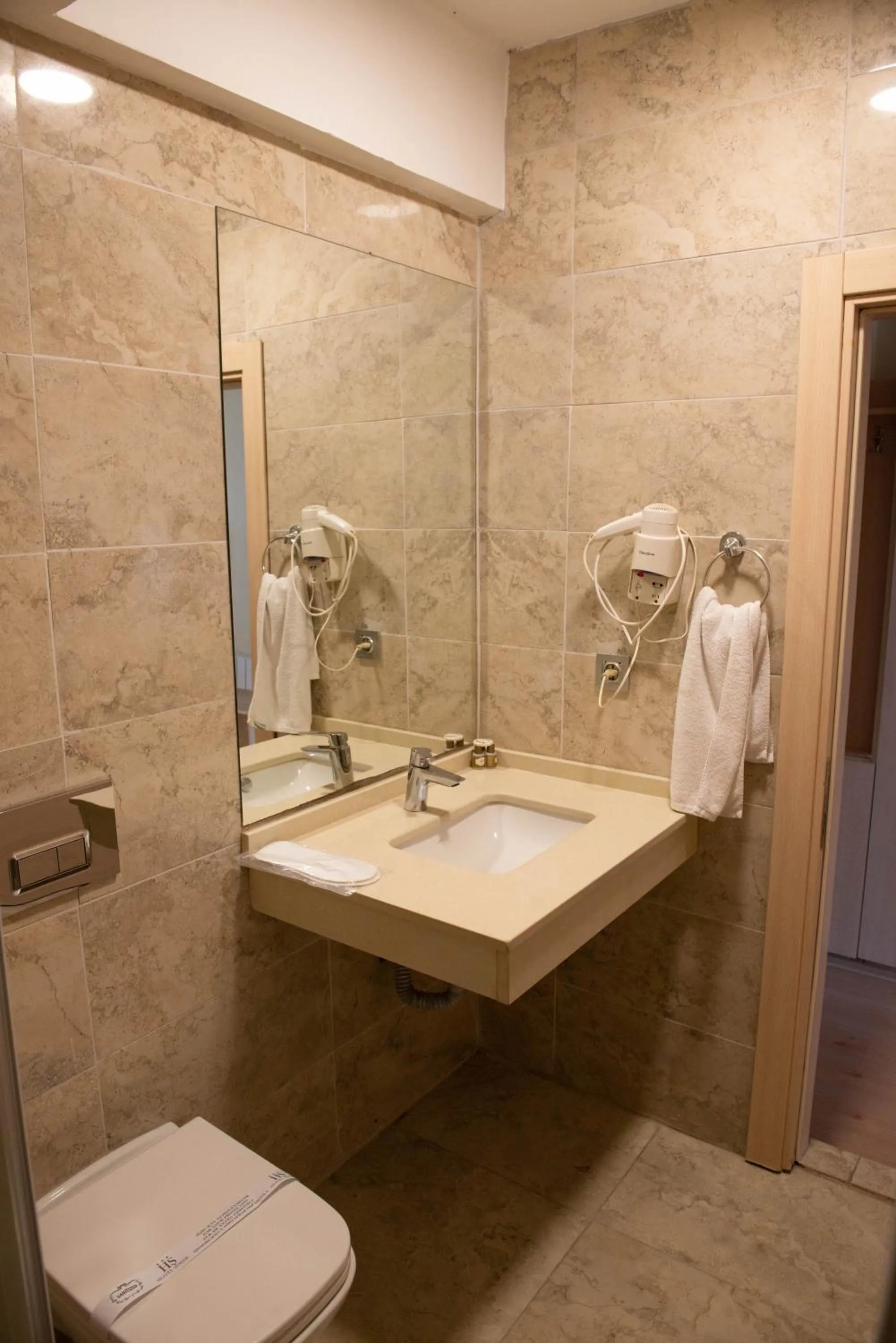 Toilet in Hotel Simsek