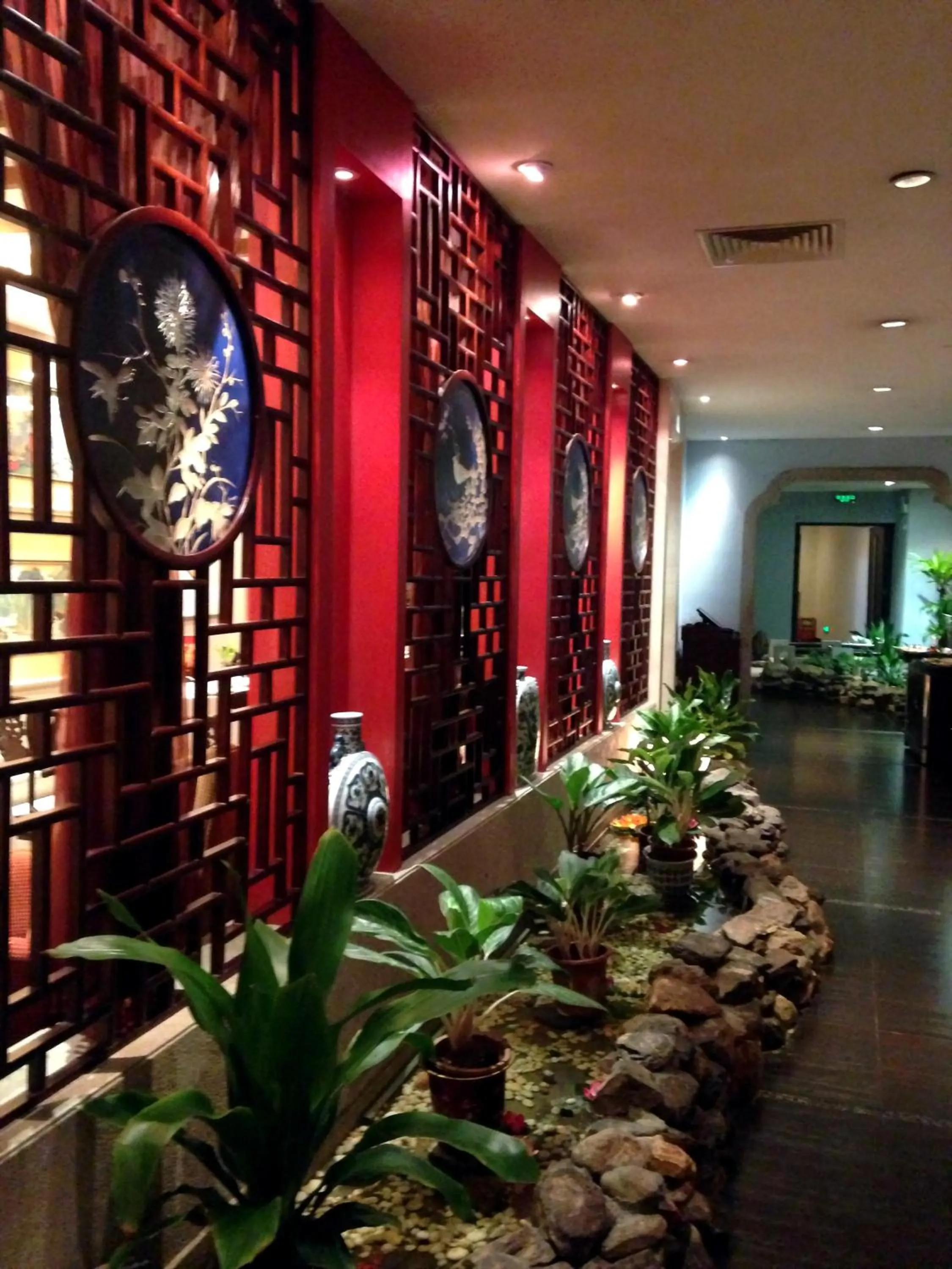 Restaurant/places to eat in The Royal Marina Plaza Hotel Guangzhou