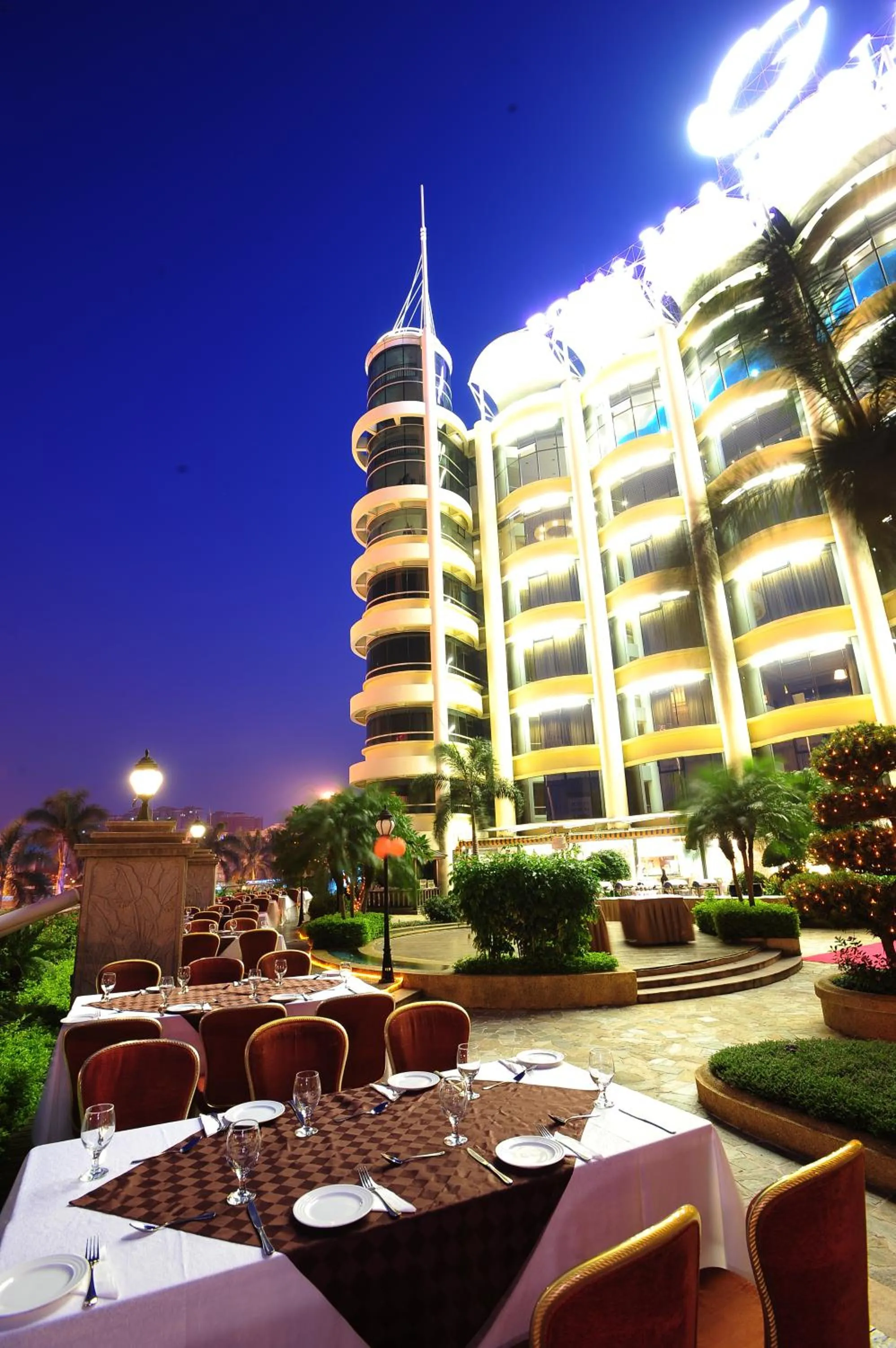 Restaurant/places to eat in The Royal Marina Plaza Hotel Guangzhou