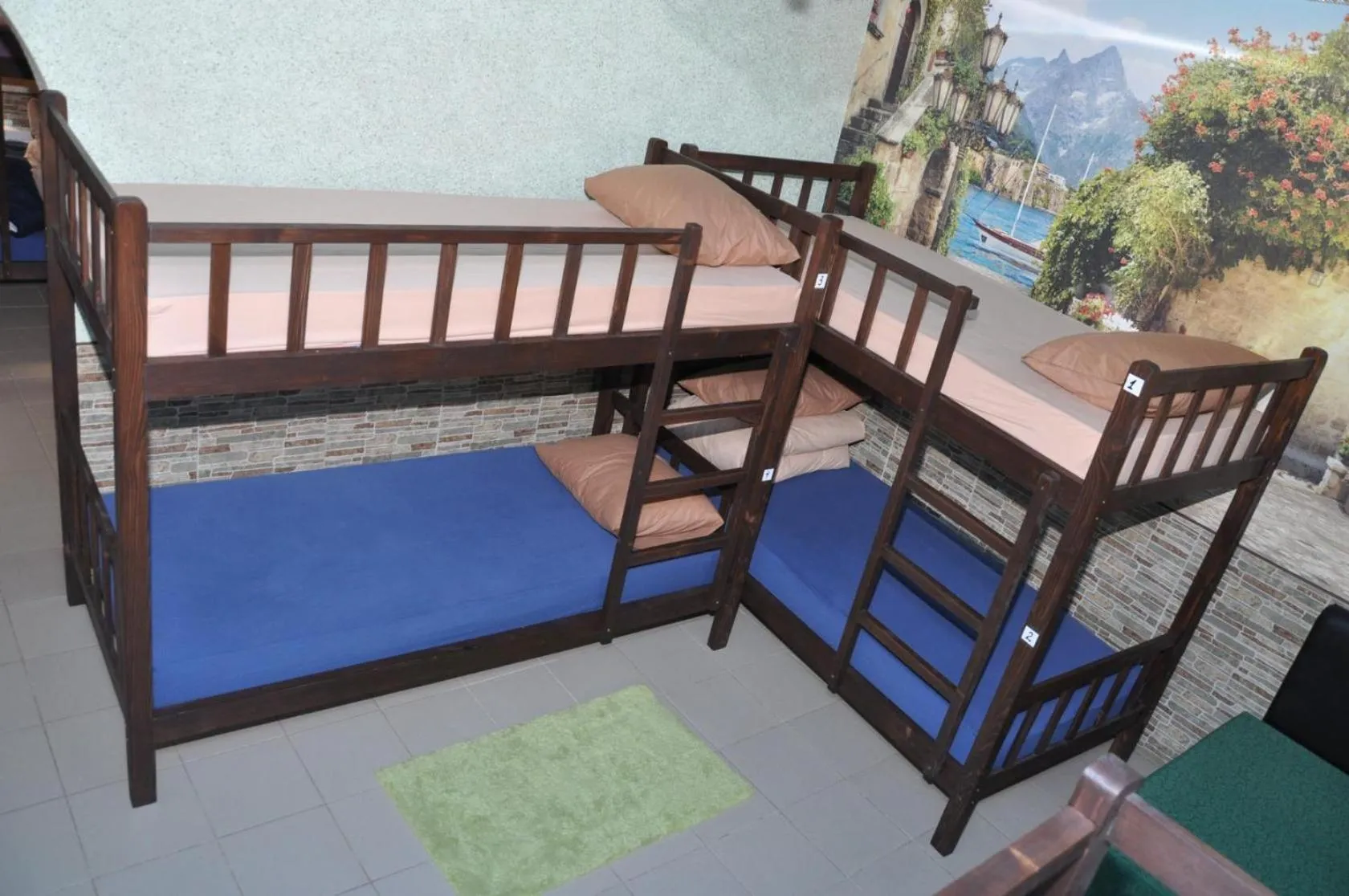 Bed in Like Home Hostel & TOURS