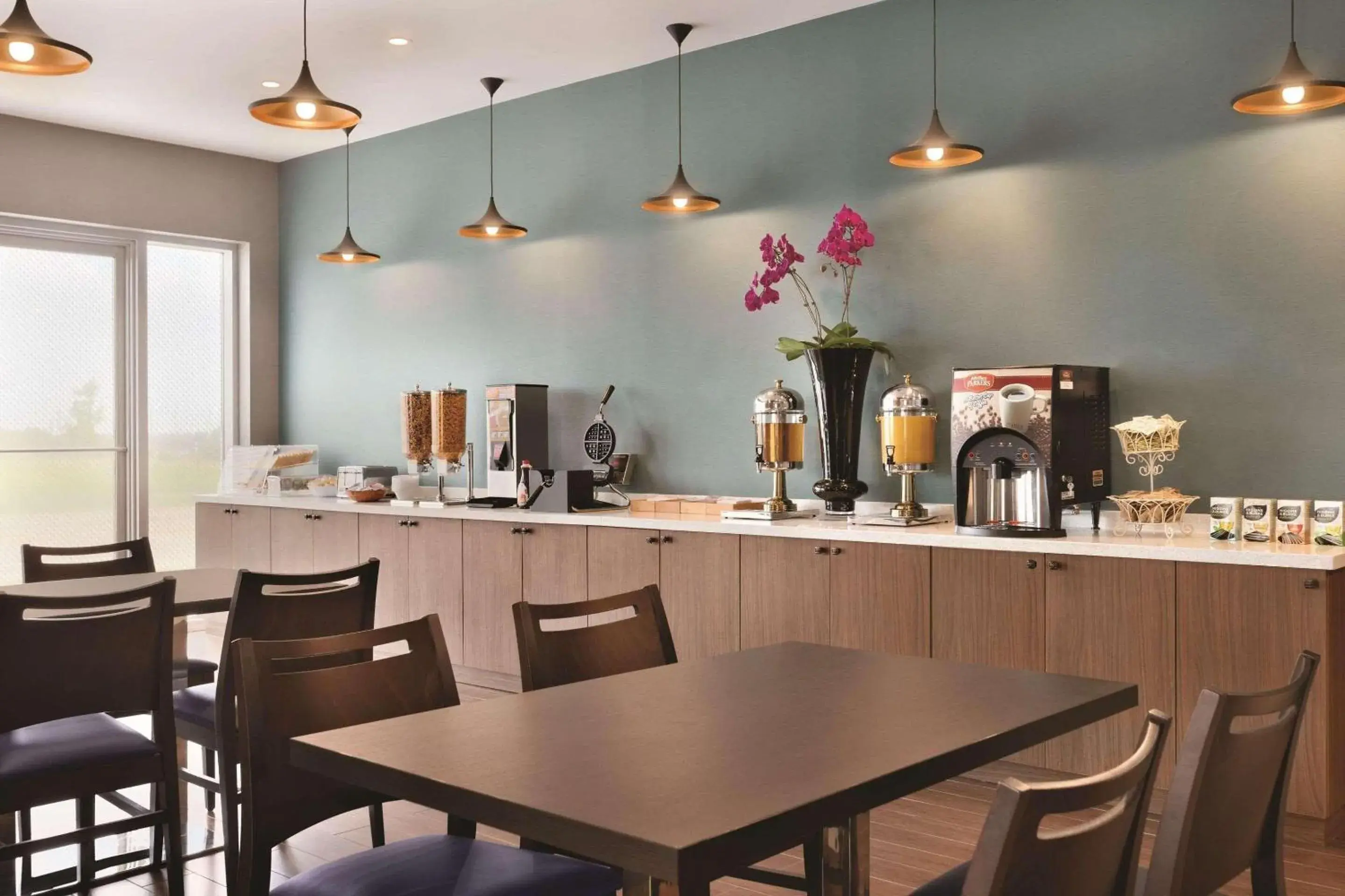 Restaurant/places to eat in Park Inn by Radisson Brampton, ON Restaurant/places to eat in Park Inn by Radisson Brampton, ON