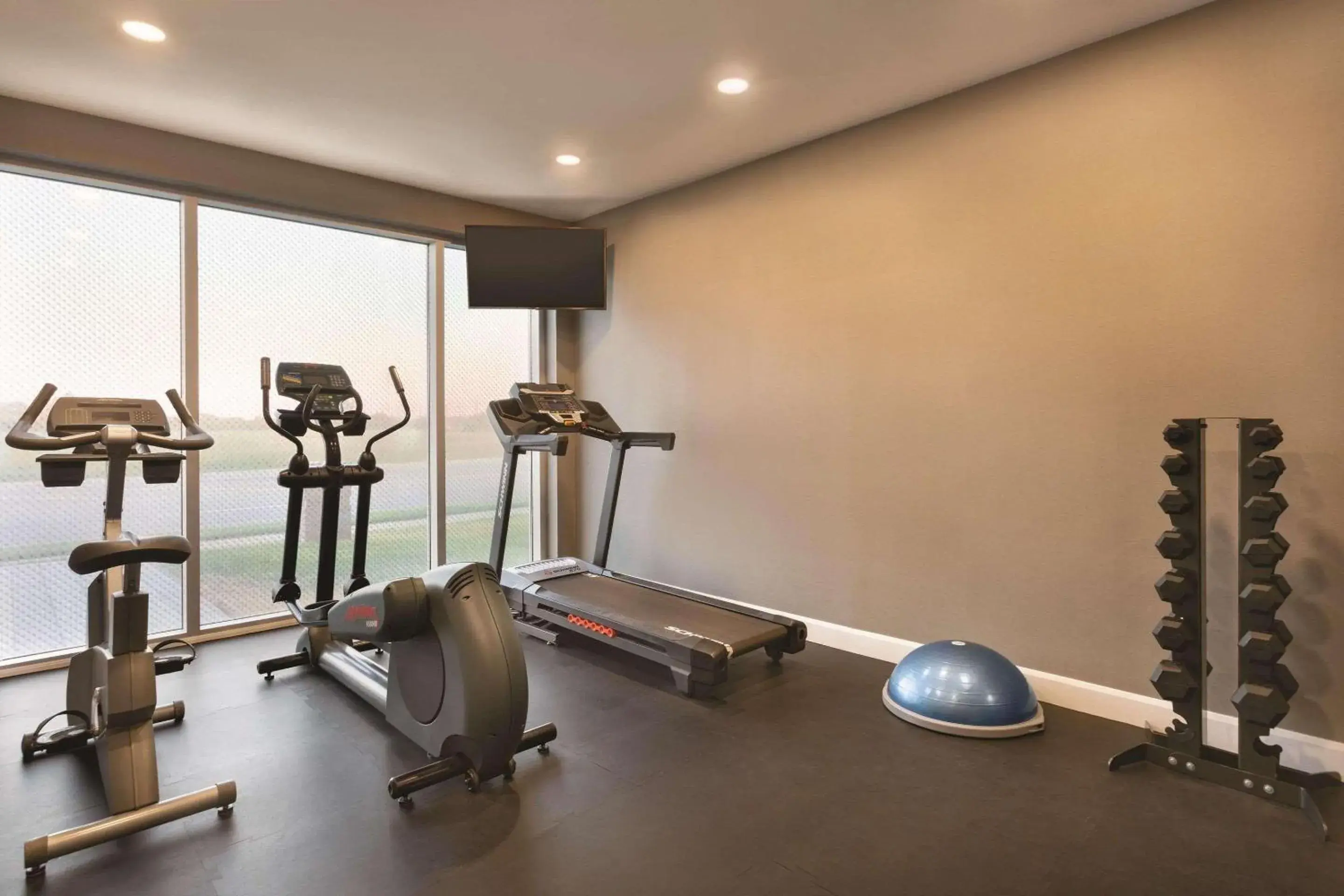 Fitness centre/facilities in Park Inn by Radisson Brampton, ON Fitness centre/facilities in Park Inn by Radisson Brampton, ON