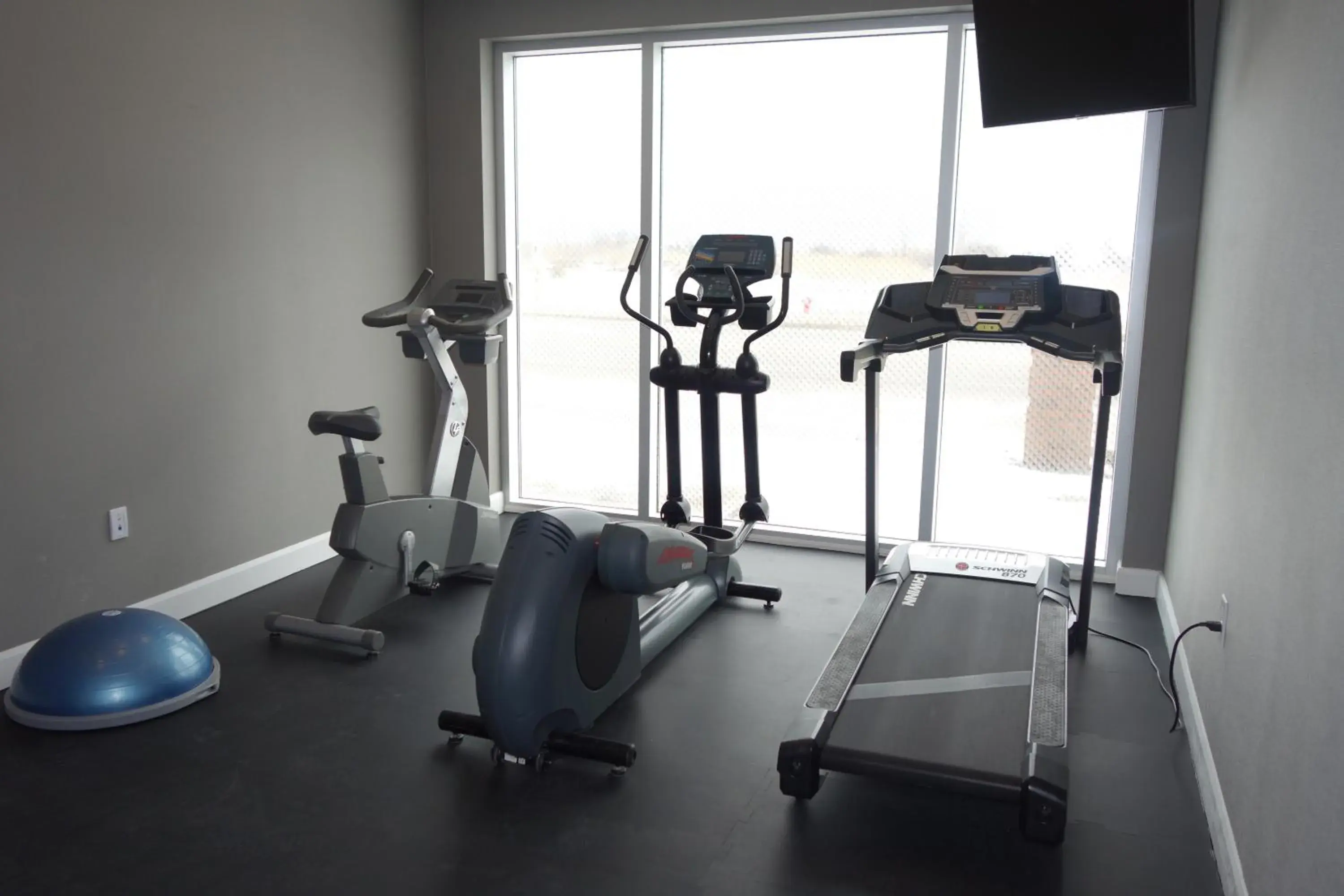 Fitness centre/facilities in Park Inn by Radisson Brampton, ON Fitness centre/facilities in Park Inn by Radisson Brampton, ON