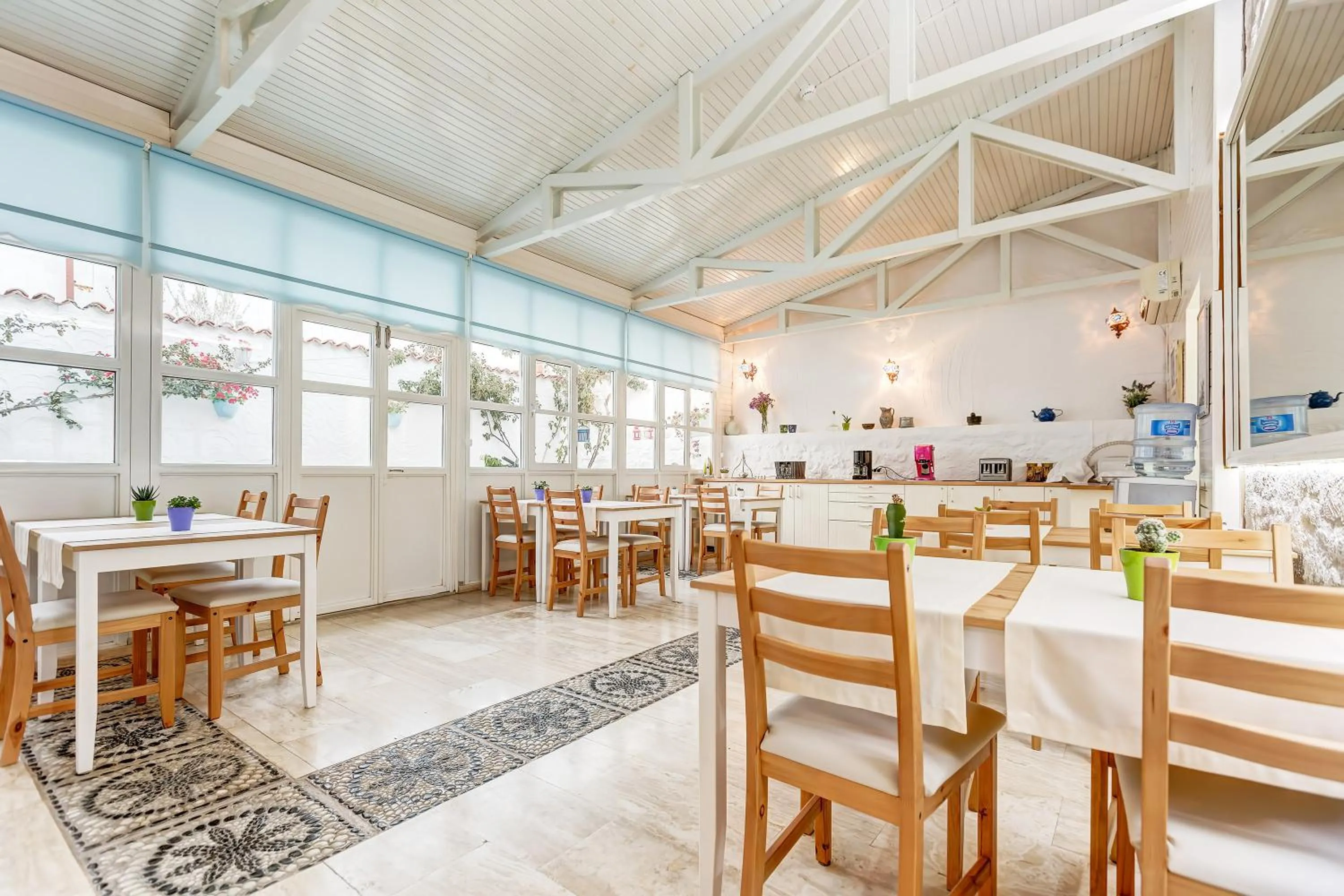Restaurant/places to eat in Beyazhan Hotel