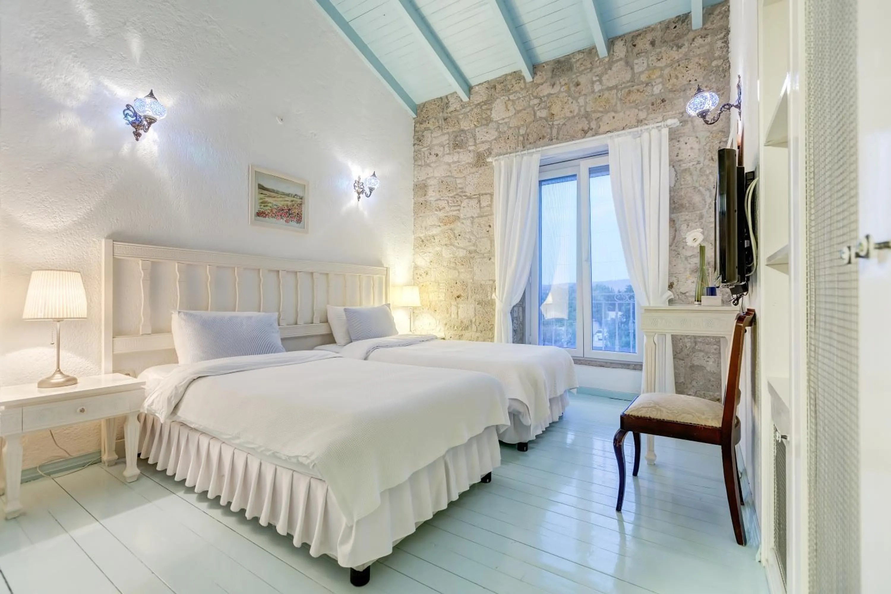 Photo of the whole room, Bed in Beyazhan Hotel