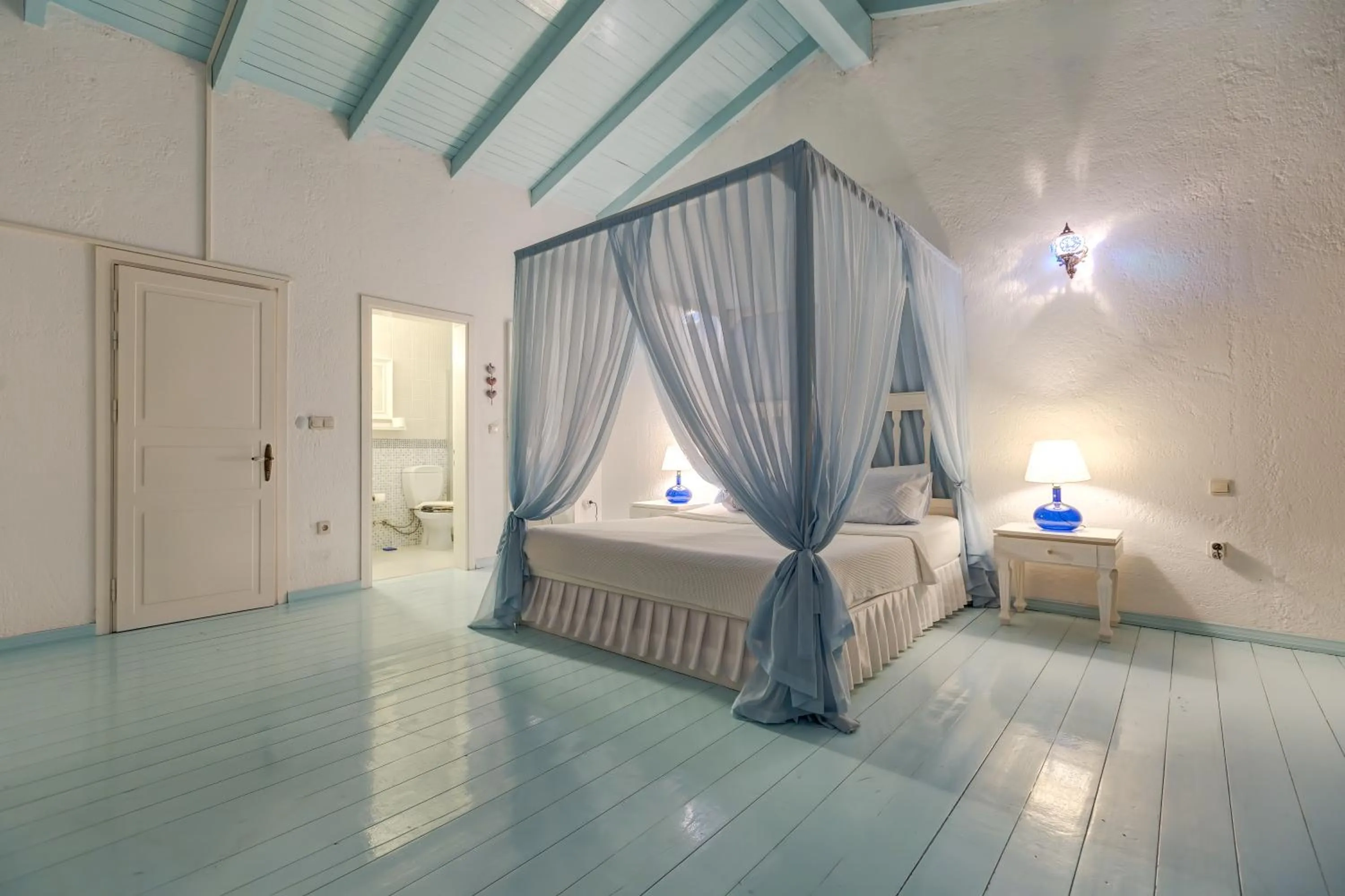 Bed in Beyazhan Hotel