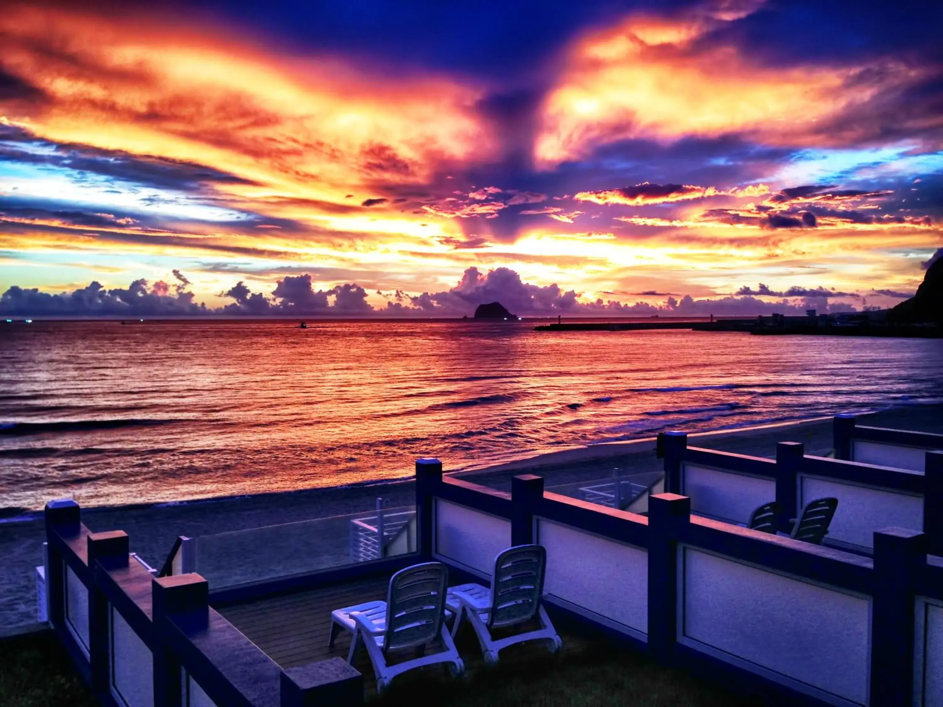 River view in White House Hot Spring Beach Resort