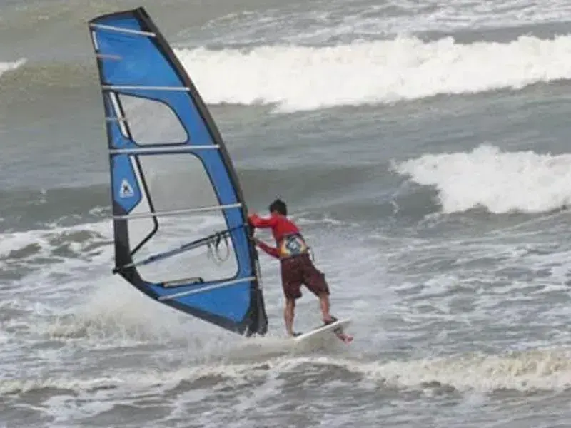 Windsurfing in White House Hot Spring Beach Resort