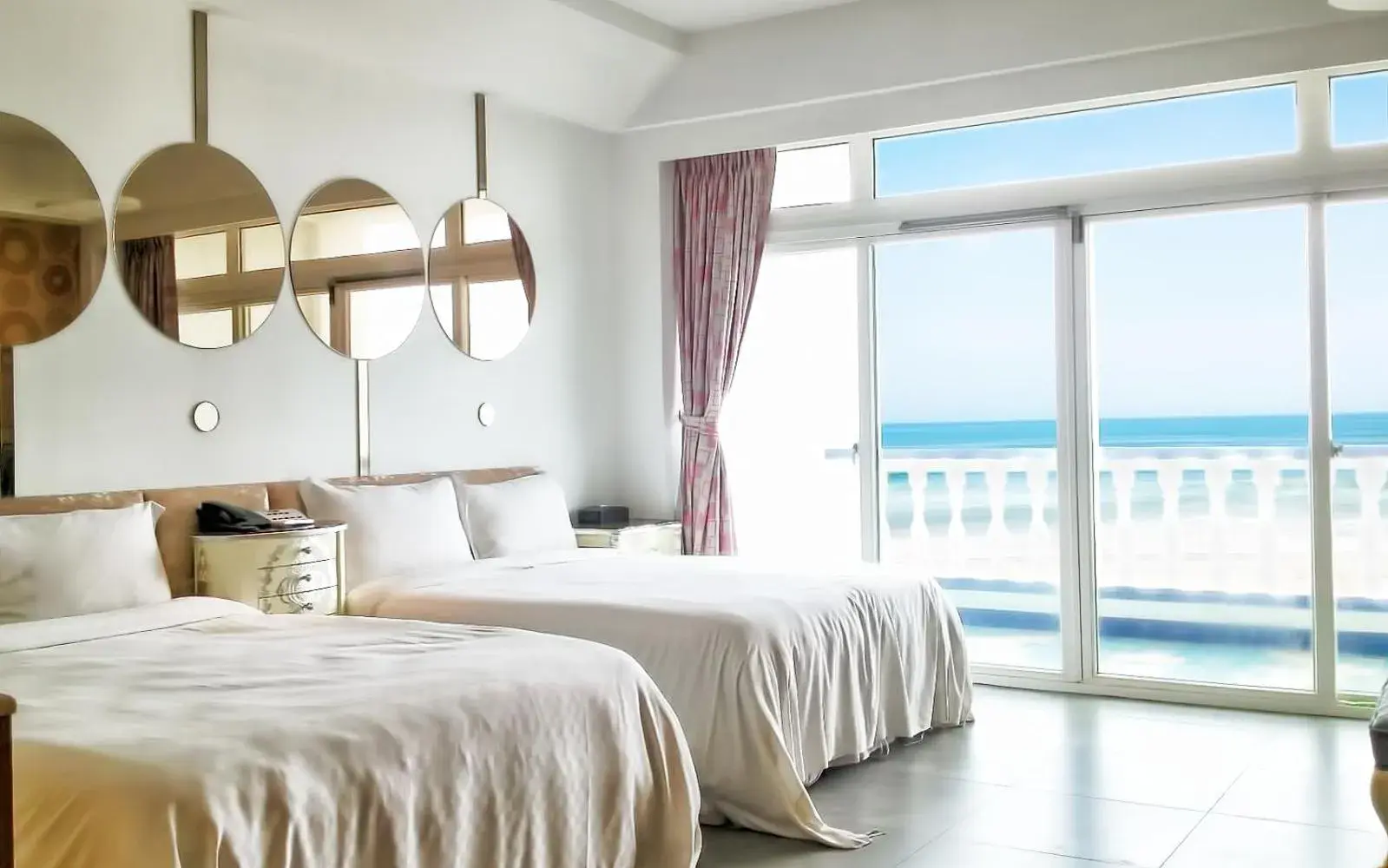 bunk bed, Bed in White House Hot Spring Beach Resort