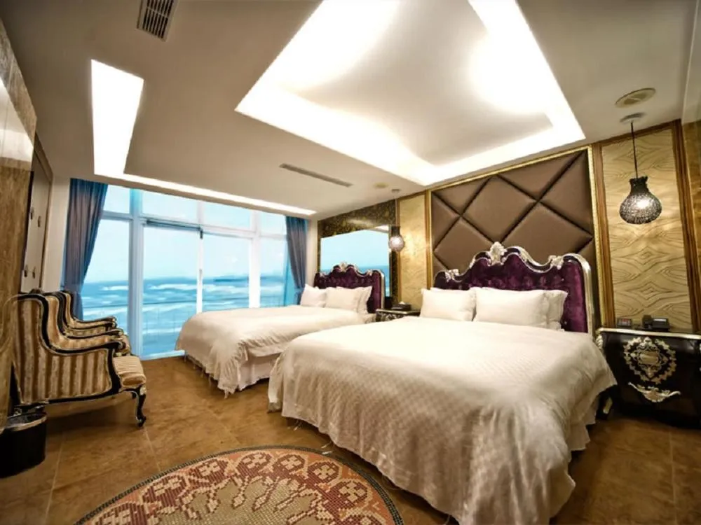 bunk bed, Bed in White House Hot Spring Beach Resort