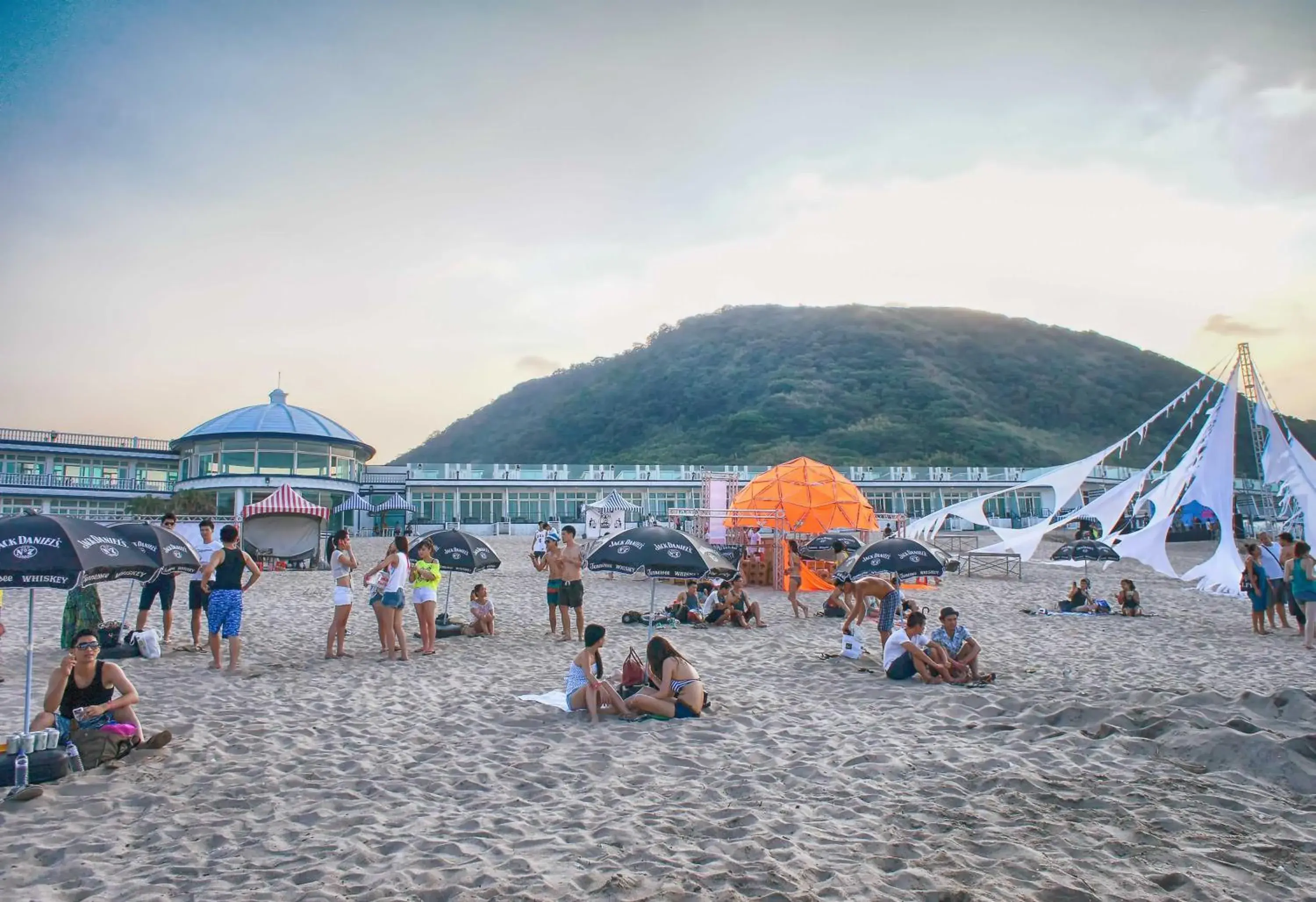 Beach in White House Hot Spring Beach Resort