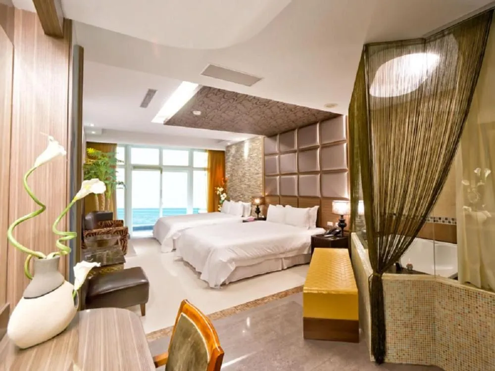 bunk bed, Bed in White House Hot Spring Beach Resort