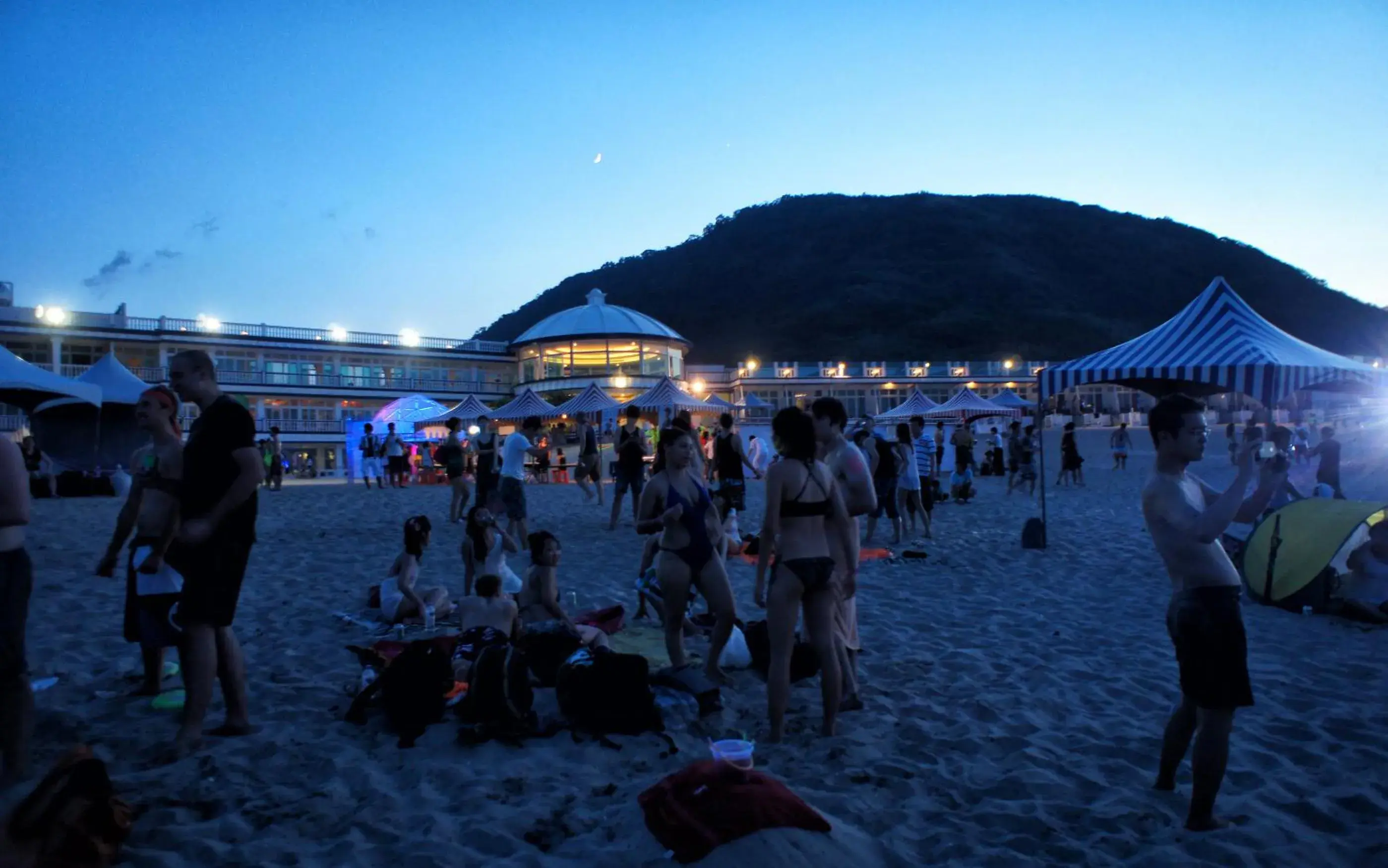 Beach in White House Hot Spring Beach Resort