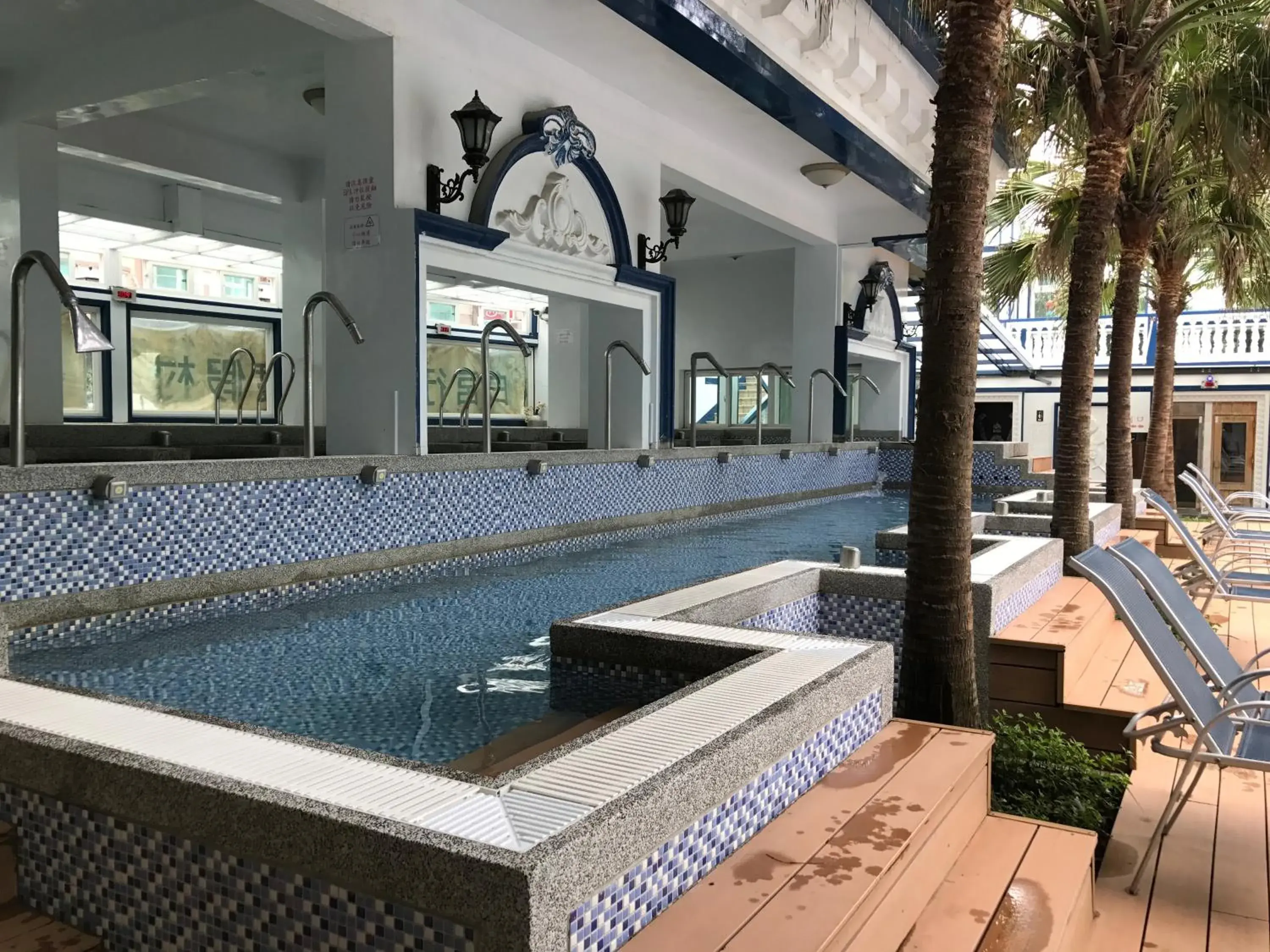 Swimming Pool in White House Hot Spring Beach Resort