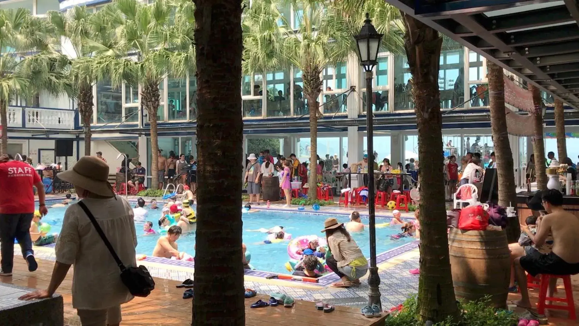 Swimming pool in White House Hot Spring Beach Resort