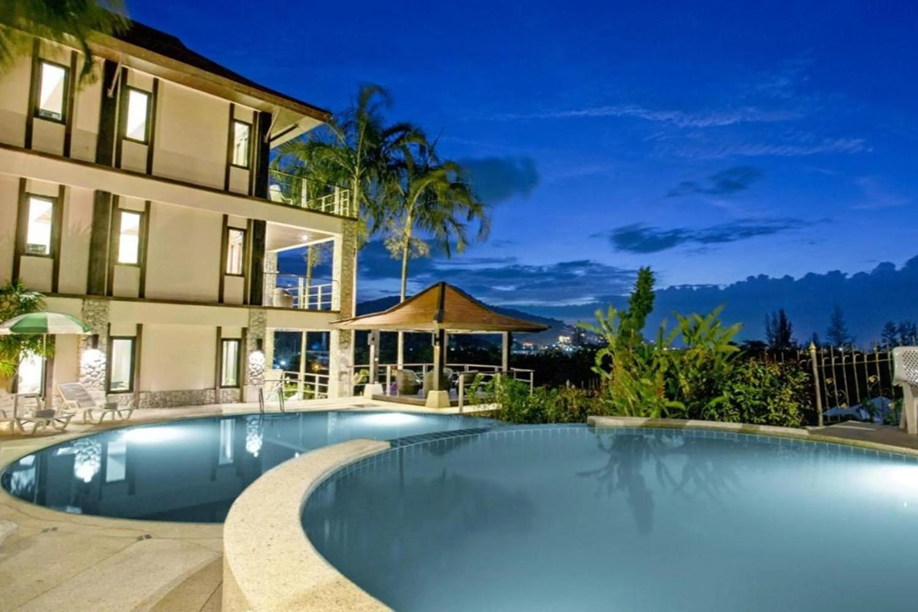 Swimming pool in Kamala Villa Hill