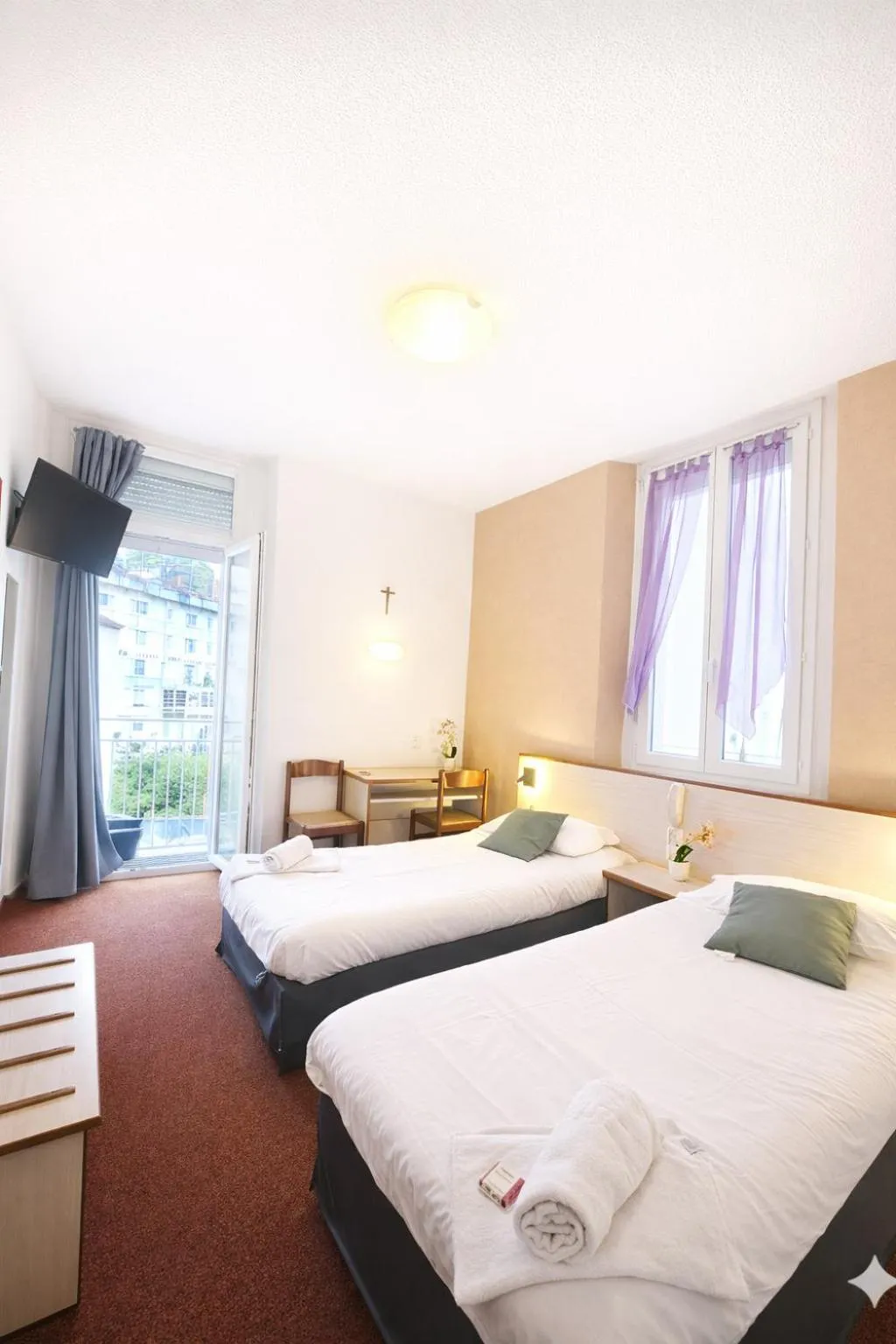 Bedroom, Bed in Hôtel Myosotis