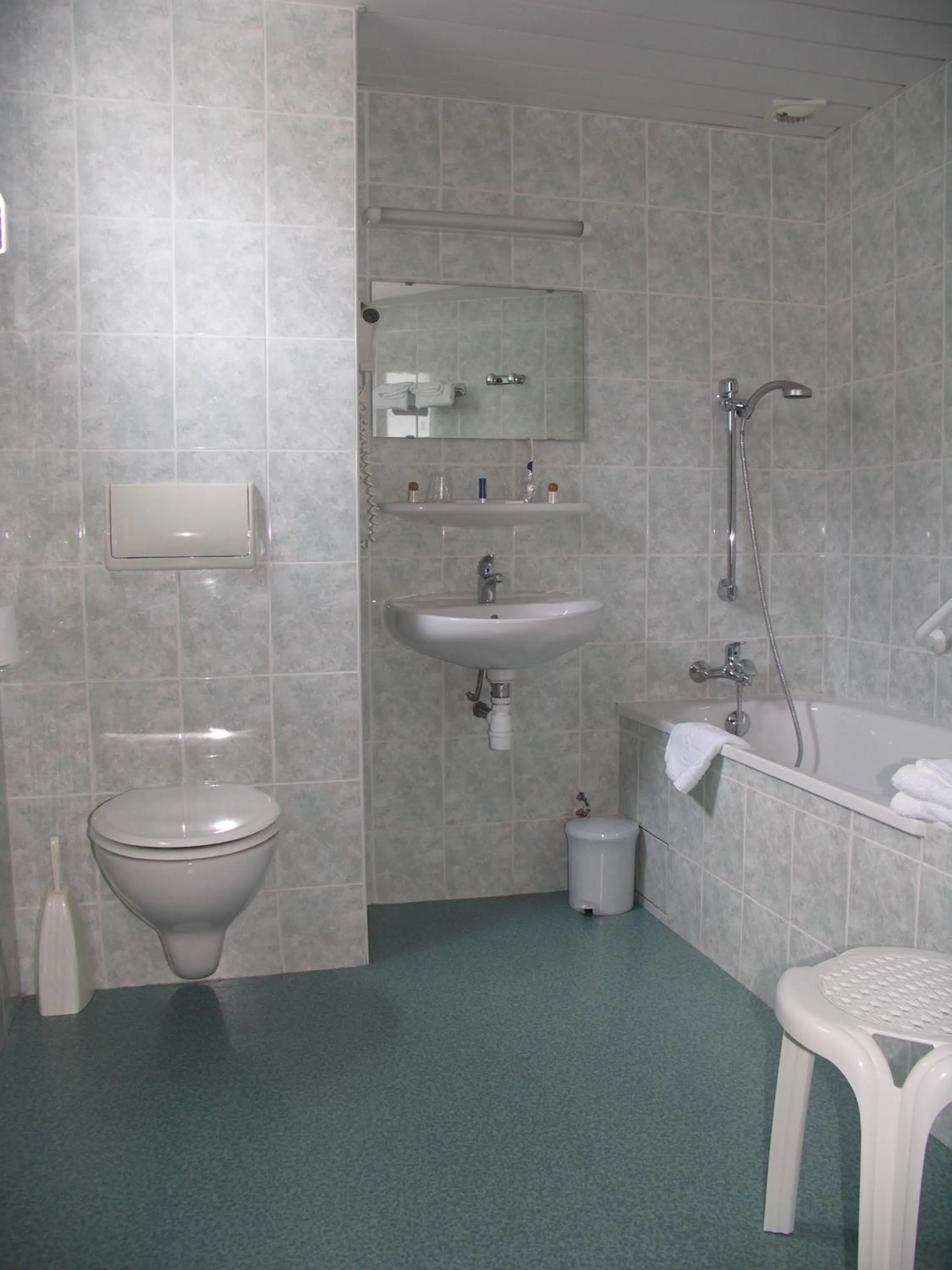 Bathroom in Hôtel Myosotis