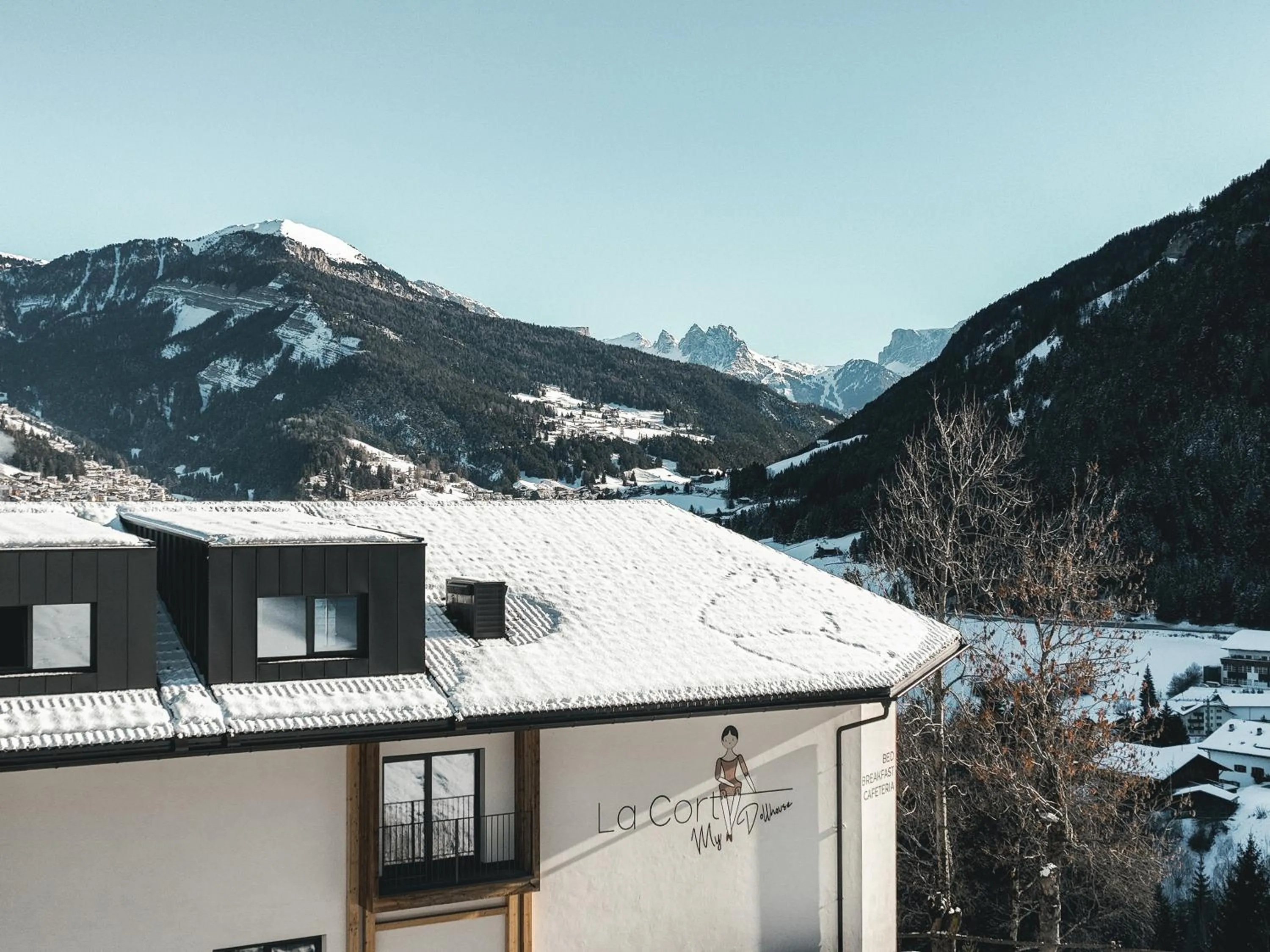 Property building in La Cort My Dollhouse - Adults Only