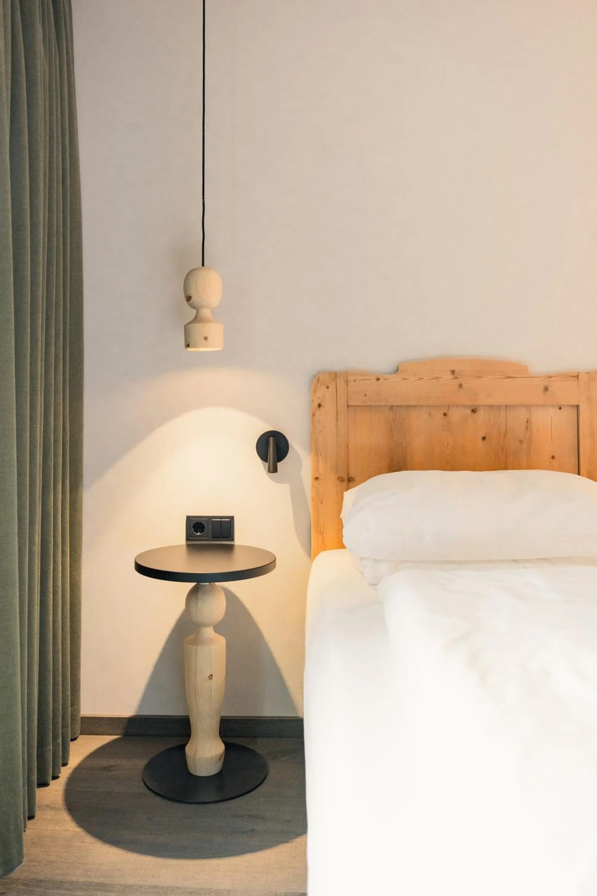 Decorative detail, Bed in La Cort My Dollhouse - Adults Only