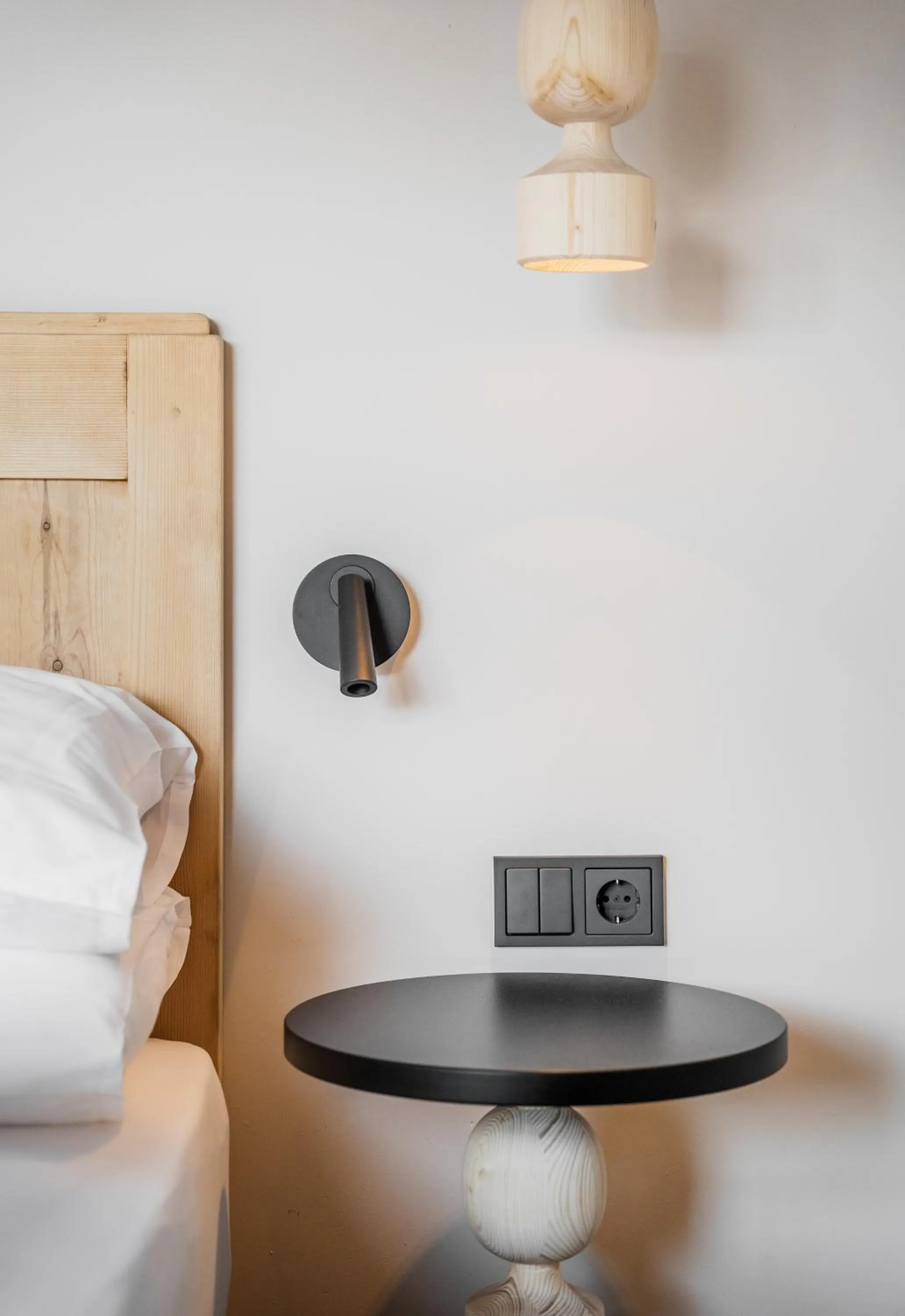 Decorative detail, Bed in La Cort My Dollhouse - Adults Only