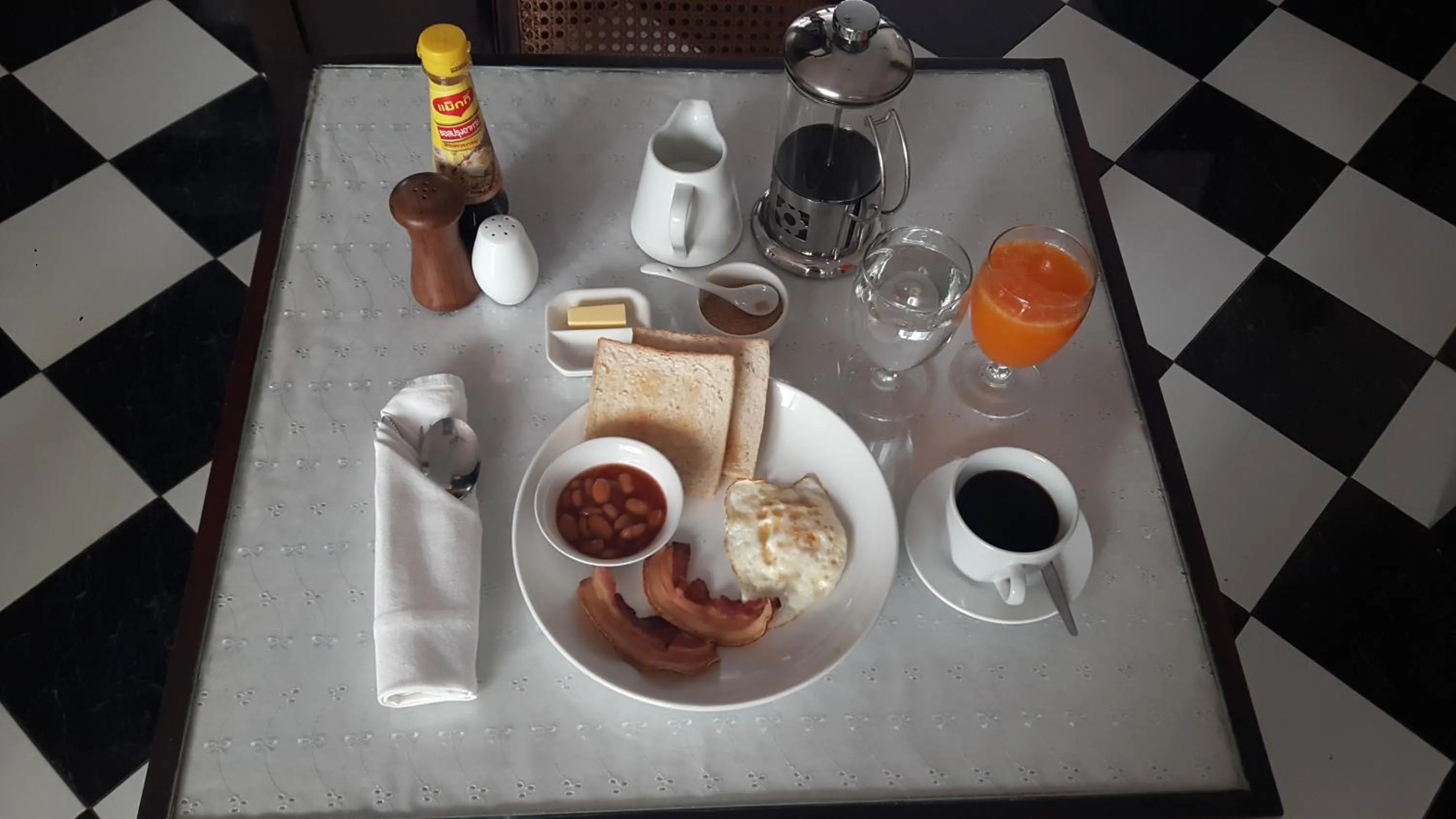 American breakfast in Hotel Khamvongsa