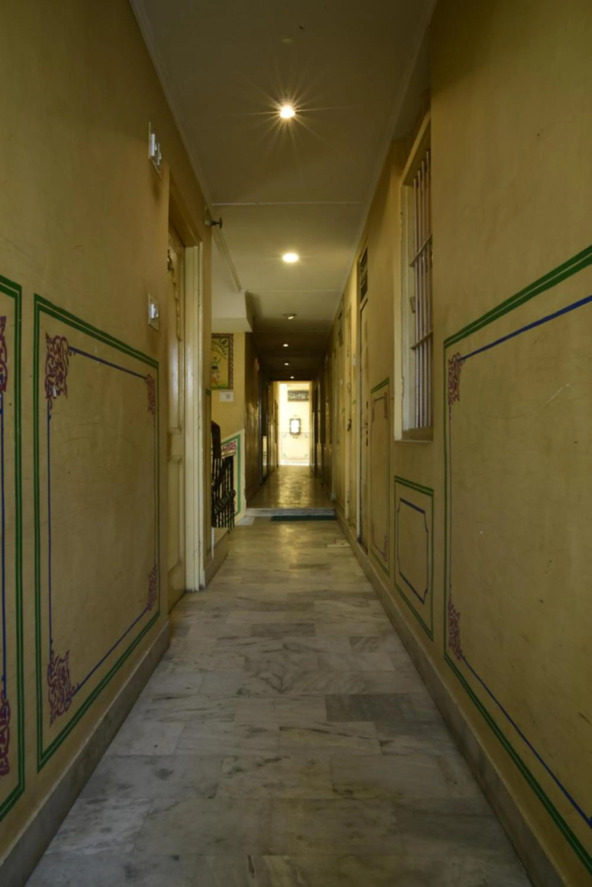 Property building in Hotel Bani Park Palace