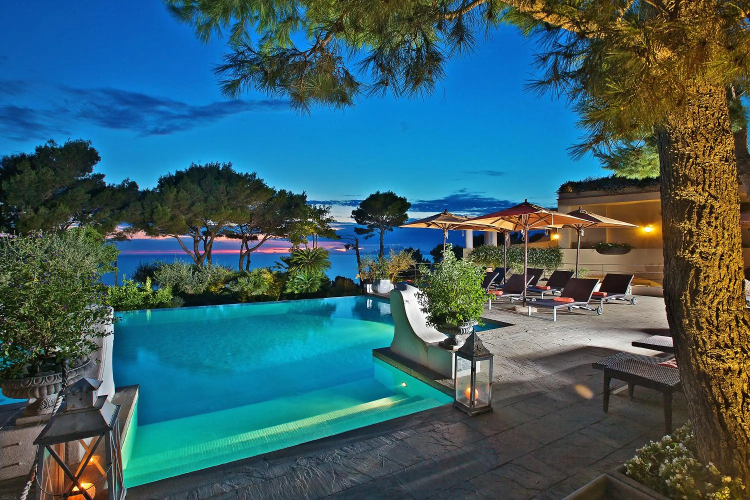 Swimming pool in Hotel Orsa Maggiore