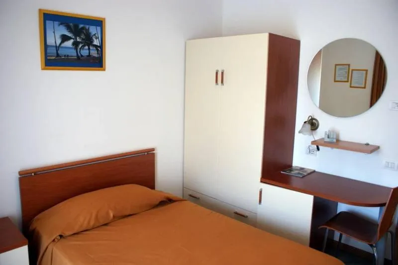 Bed in Hotel Il Pino