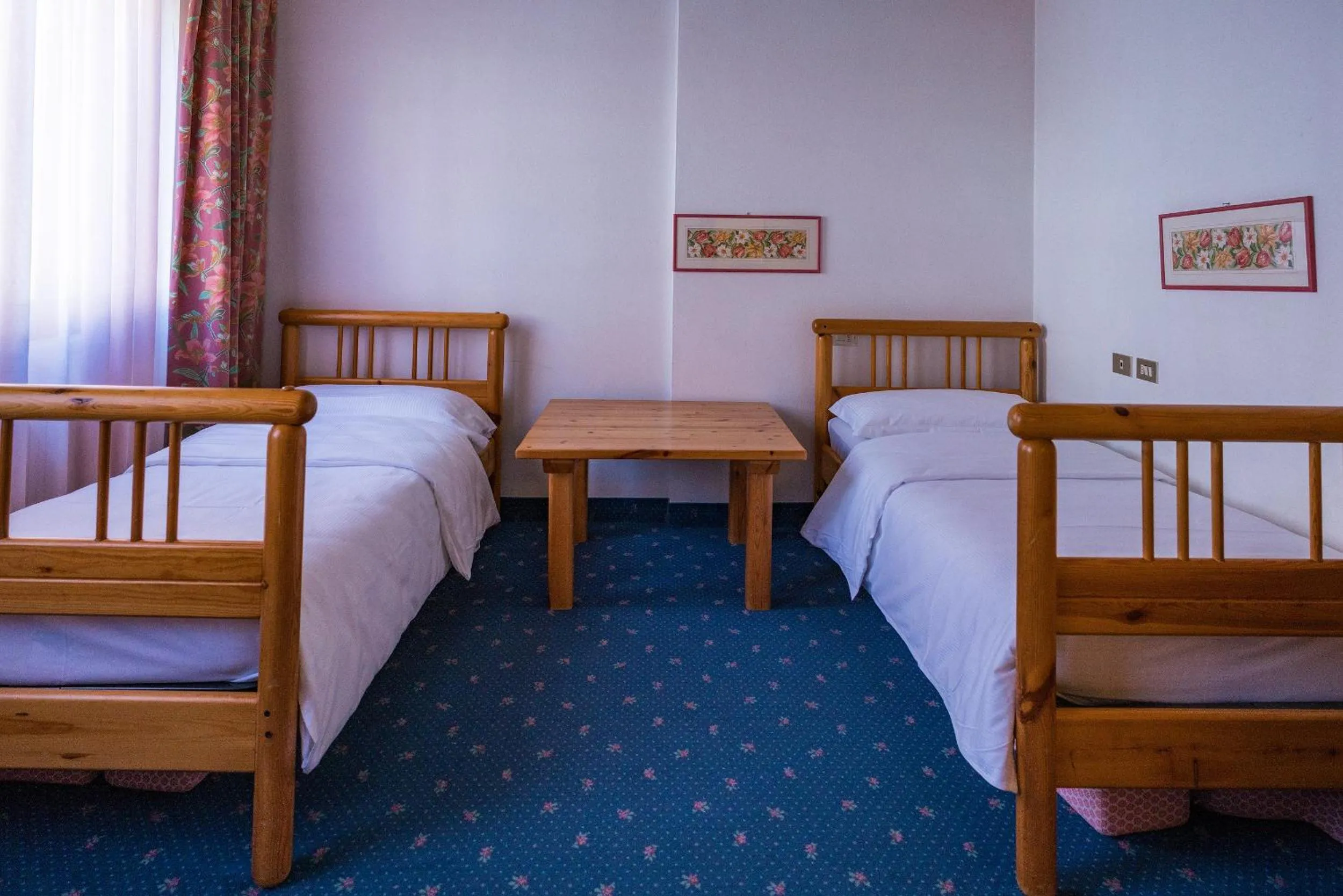 Photo of the whole room, Bed in Sporthotel Europa Sul Lago