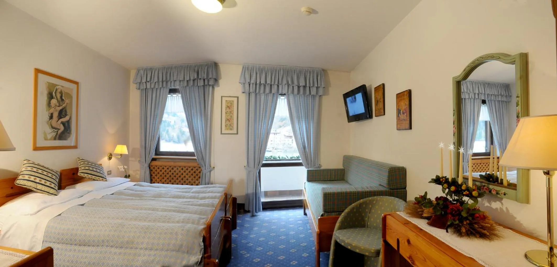 Photo of the whole room, Bed in Sporthotel Europa Sul Lago