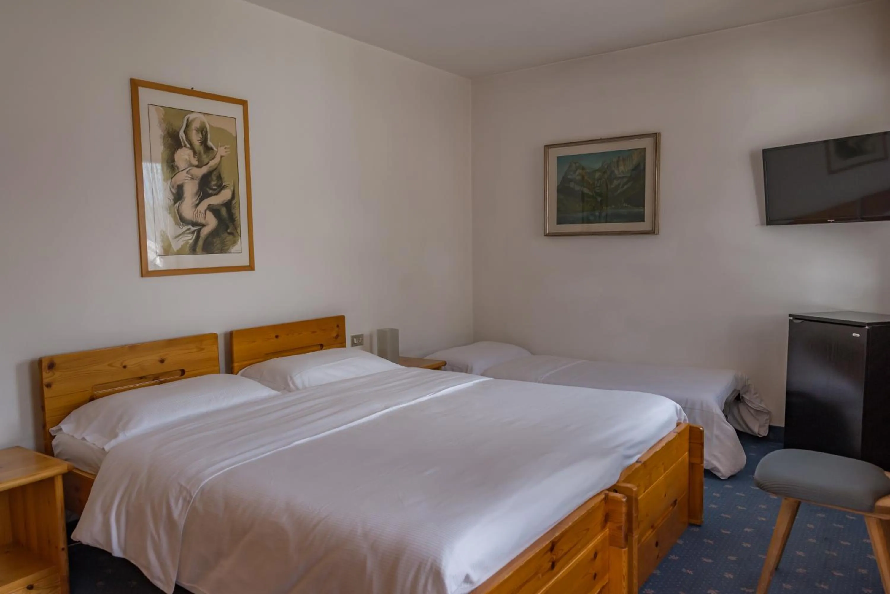 Photo of the whole room, Bed in Sporthotel Europa Sul Lago